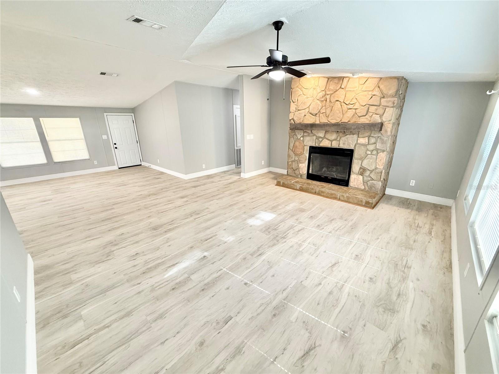 Image 18 of 54 For 16200 50th Street Road