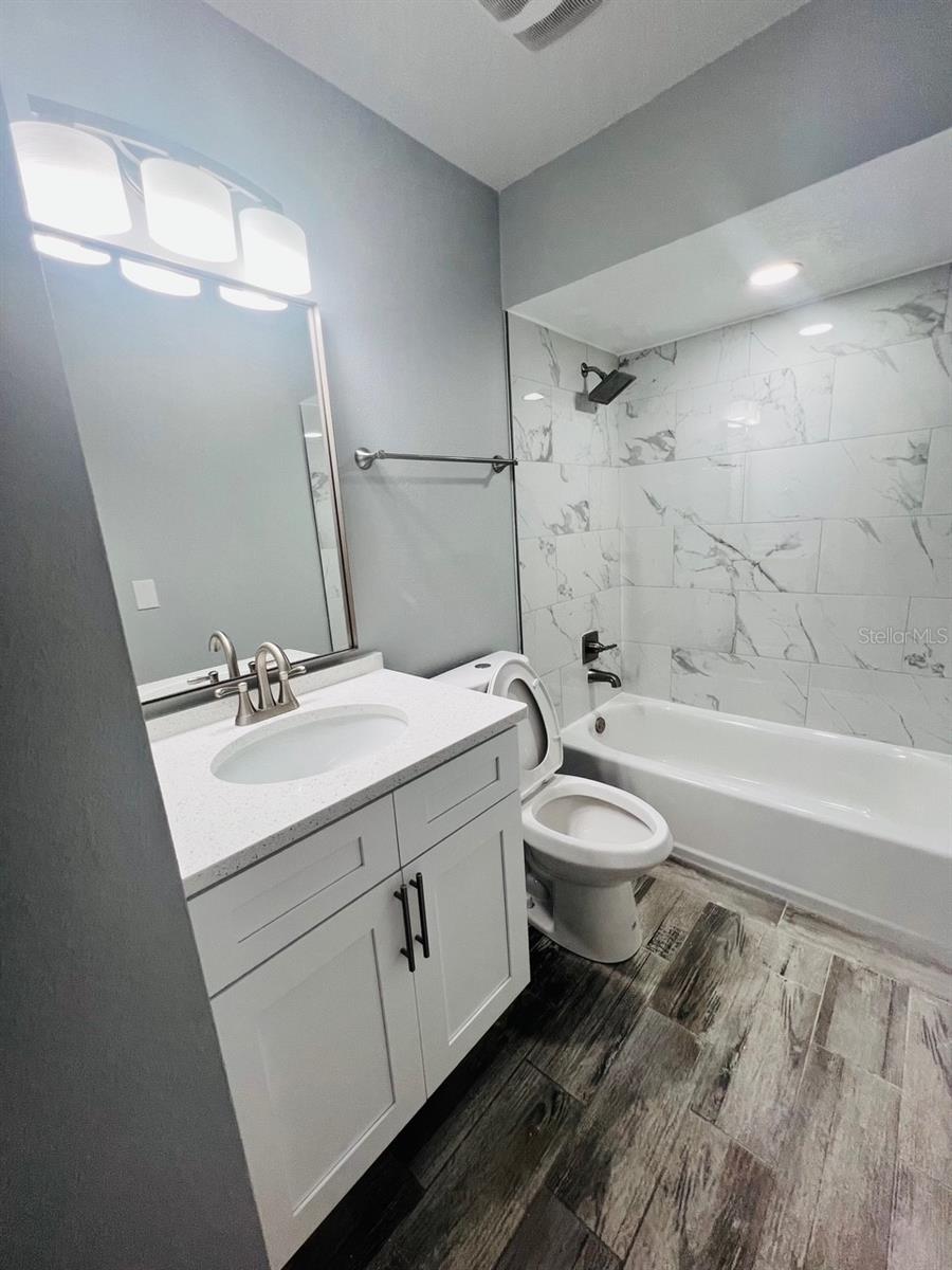 Image 17 of 21 For 2121 Whitewood Court