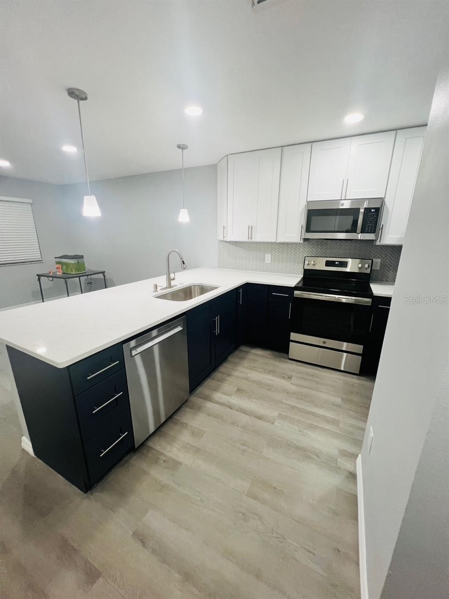 Image 3 of 21 For 2121 Whitewood Court