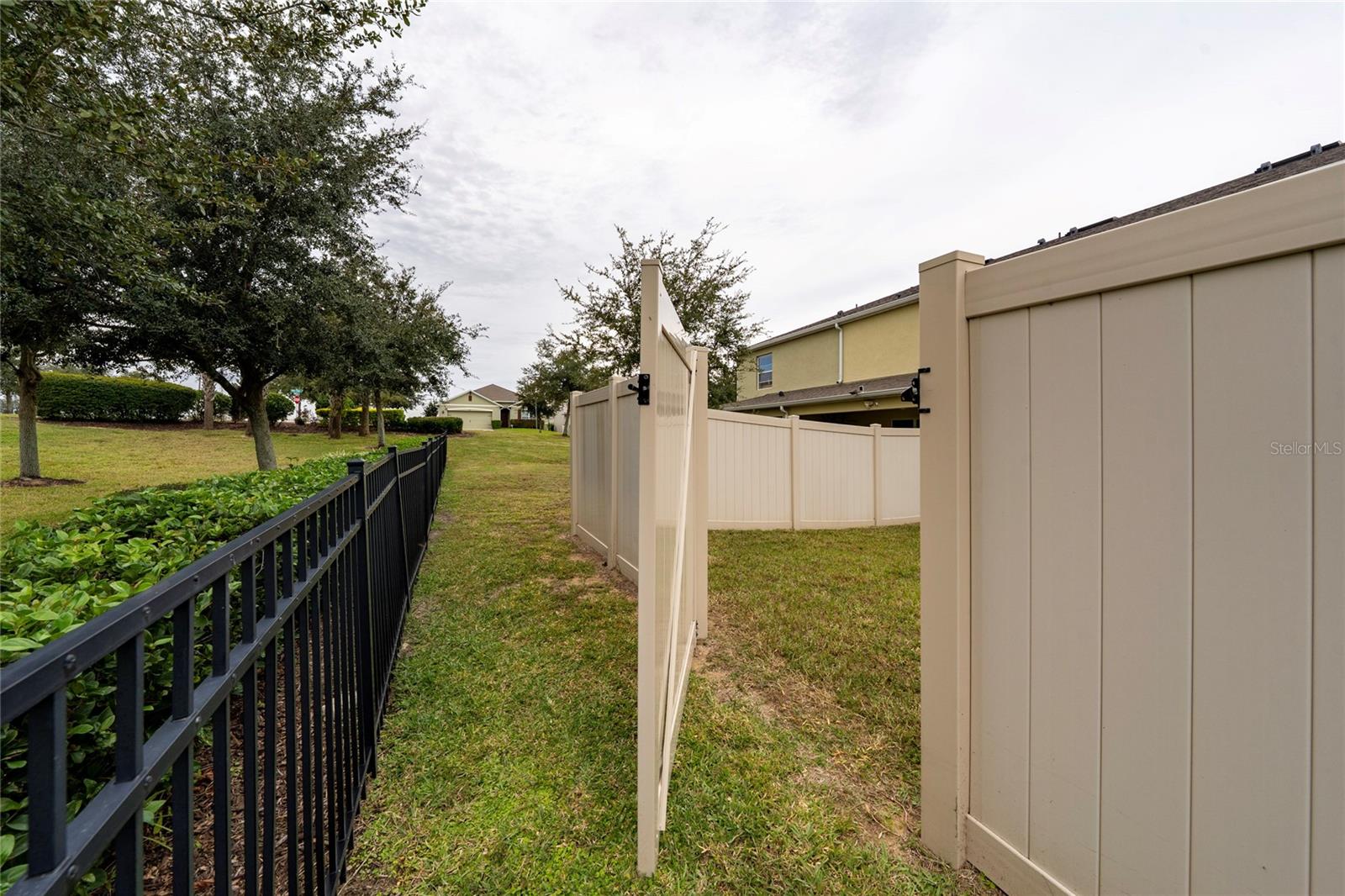 Image 30 of 36 For 9052 Wildflower Lane