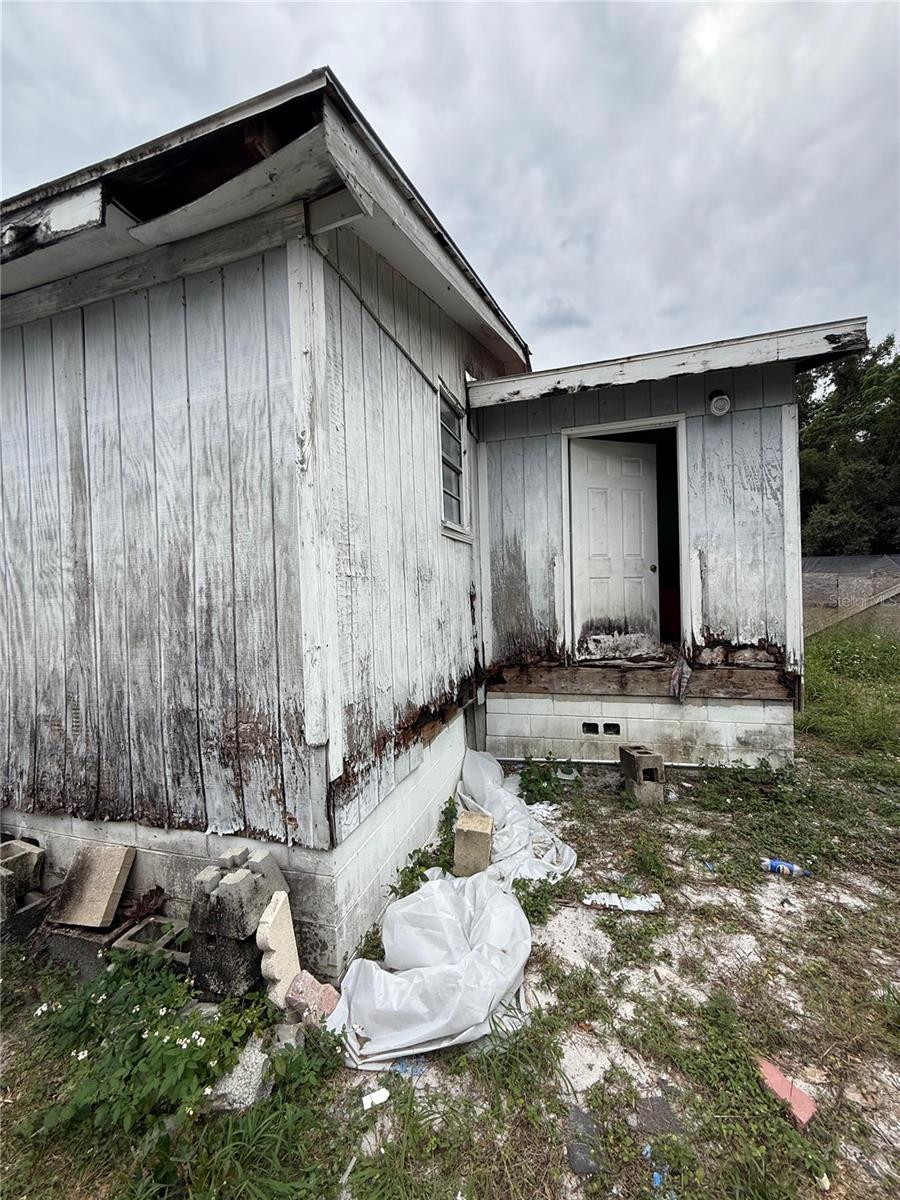 Image 10 of 13 For 338 Hart Boulevard