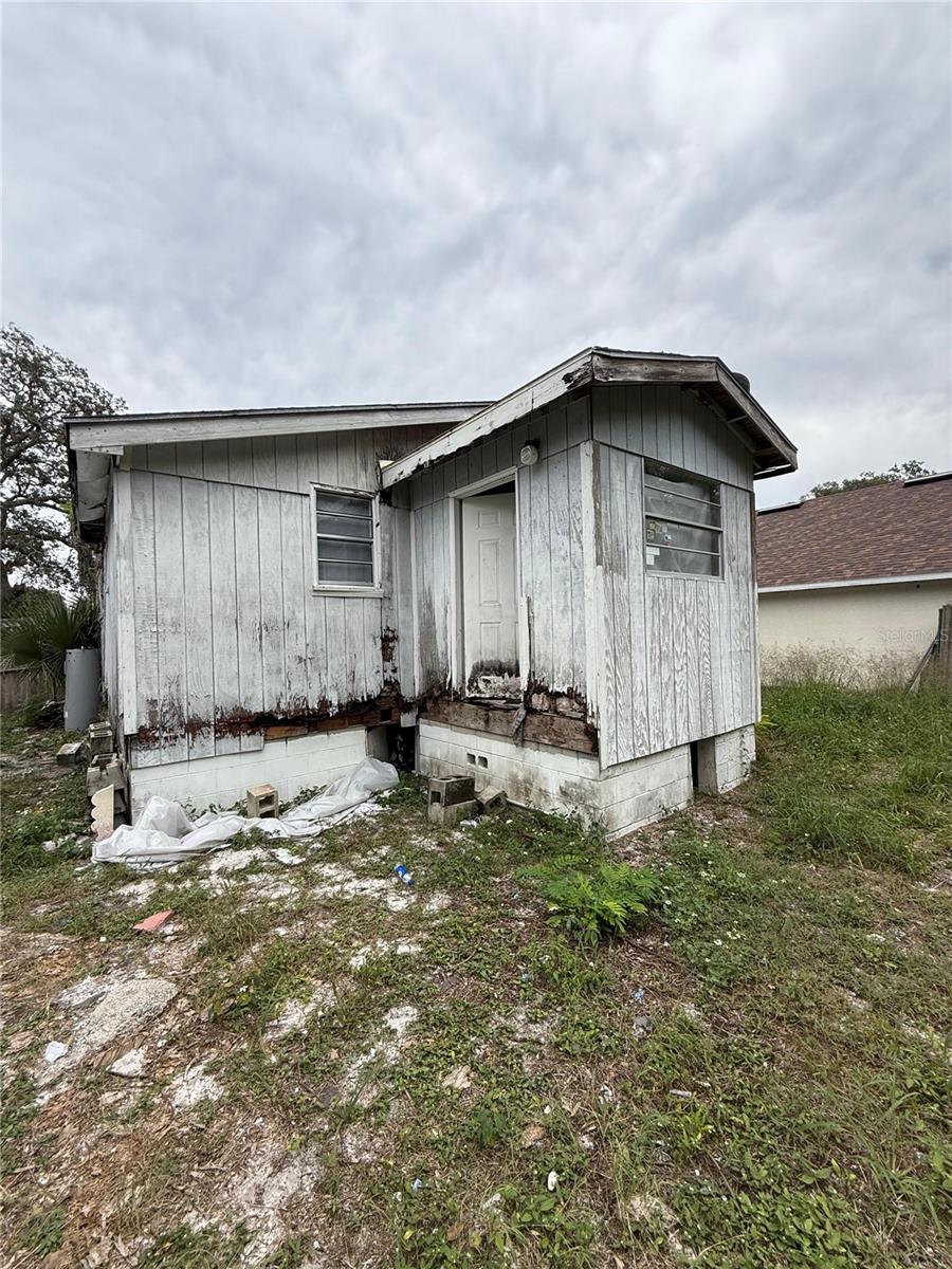 Image 8 of 13 For 338 Hart Boulevard