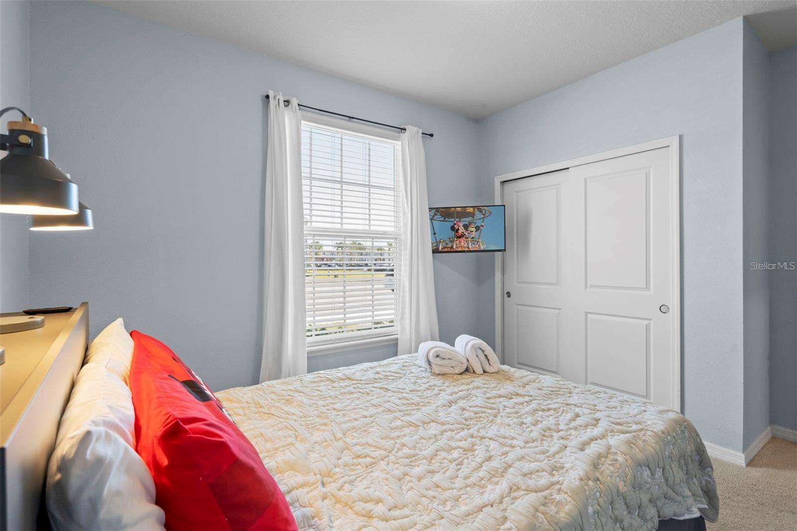 Image 13 of 58 For 926 Paradise Drive