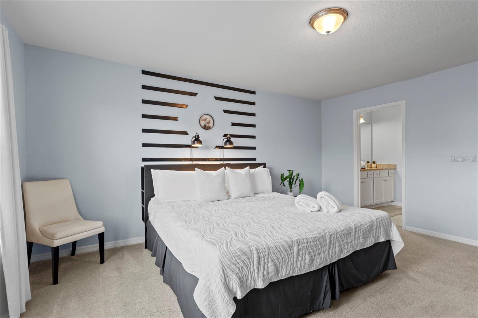 Image 17 of 58 For 926 Paradise Drive