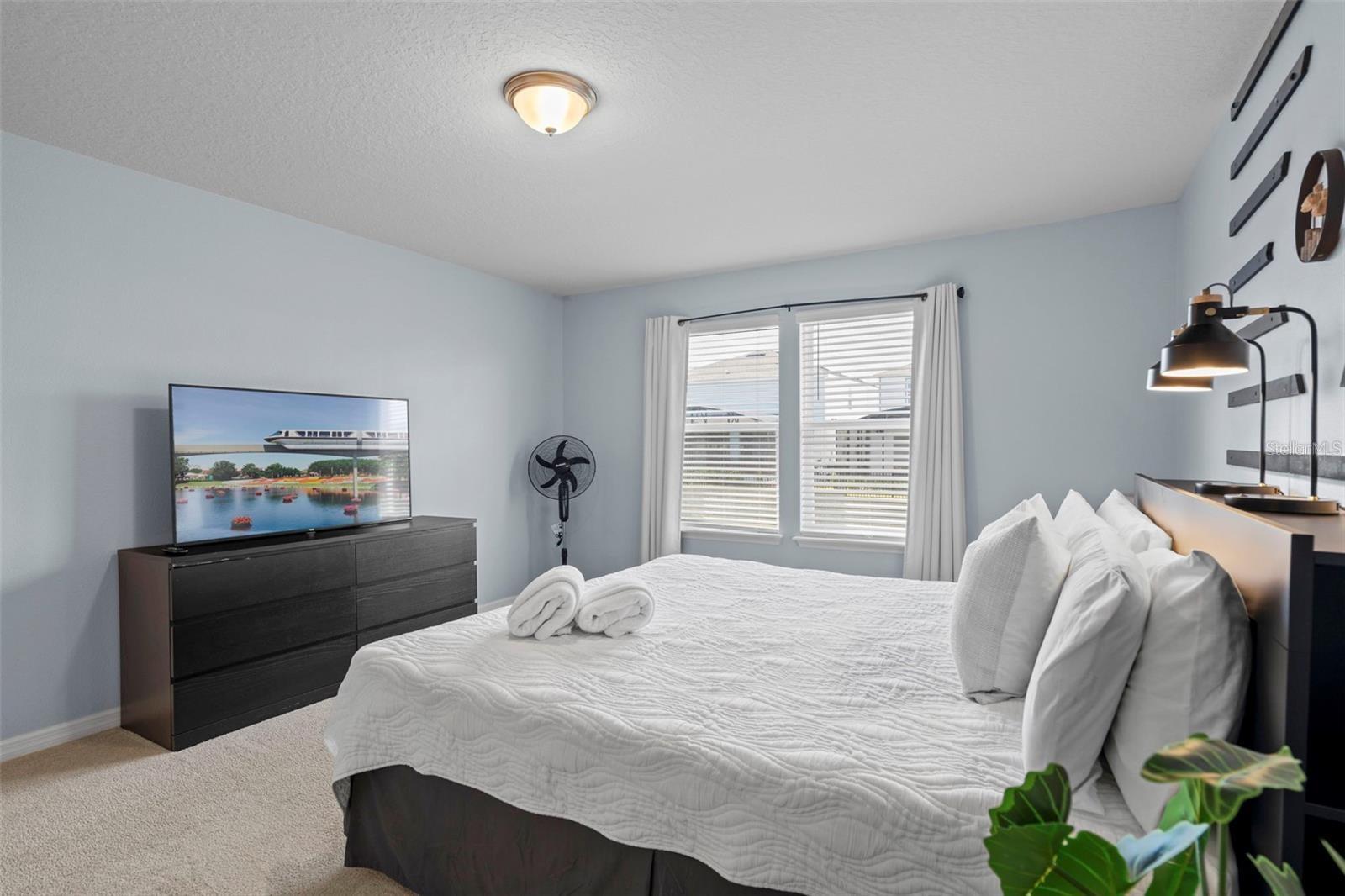 Image 18 of 58 For 926 Paradise Drive