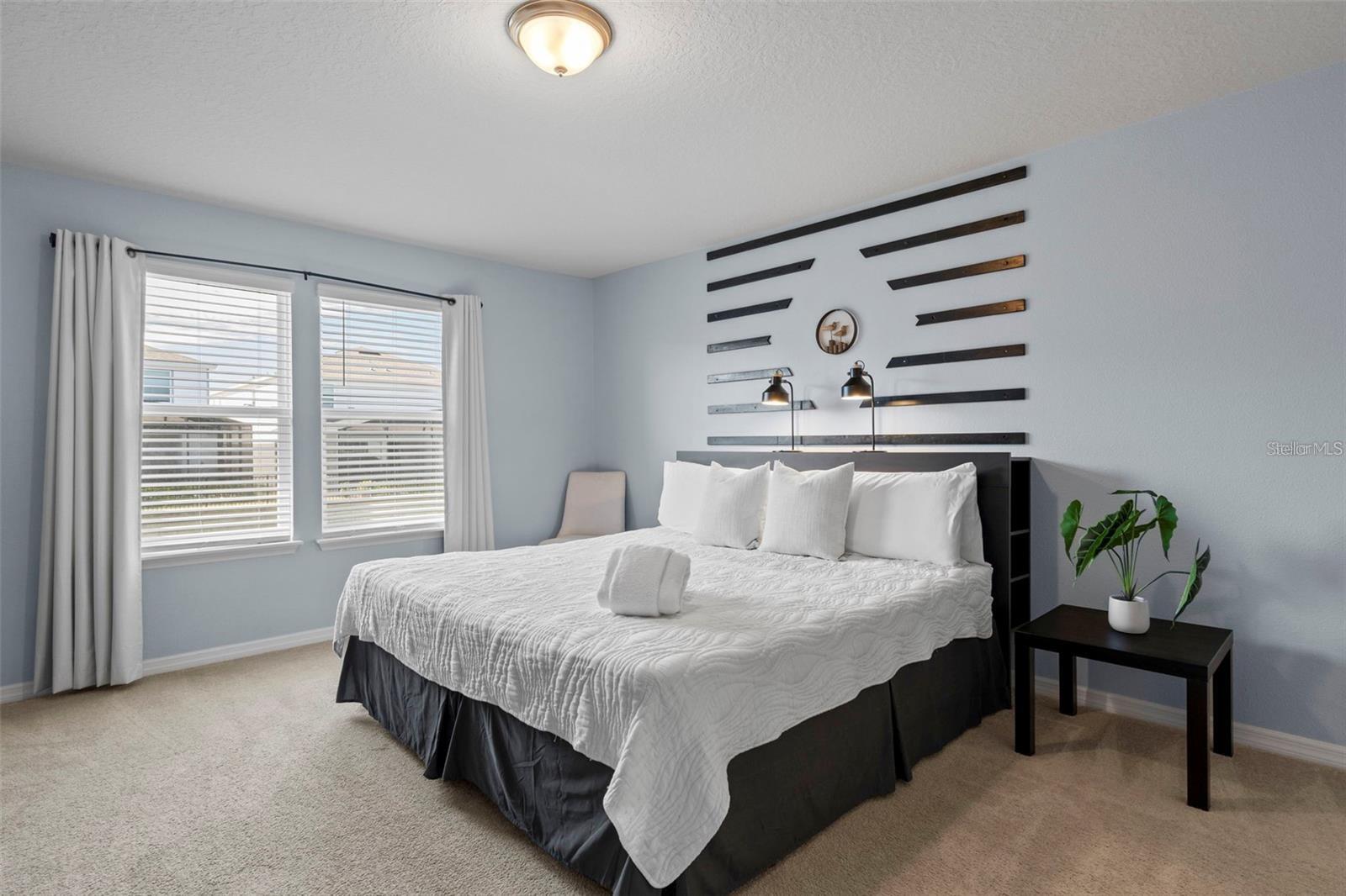 Image 19 of 58 For 926 Paradise Drive