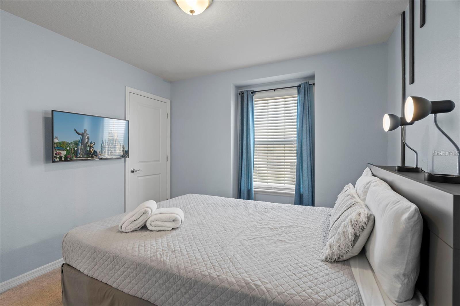 Image 22 of 58 For 926 Paradise Drive