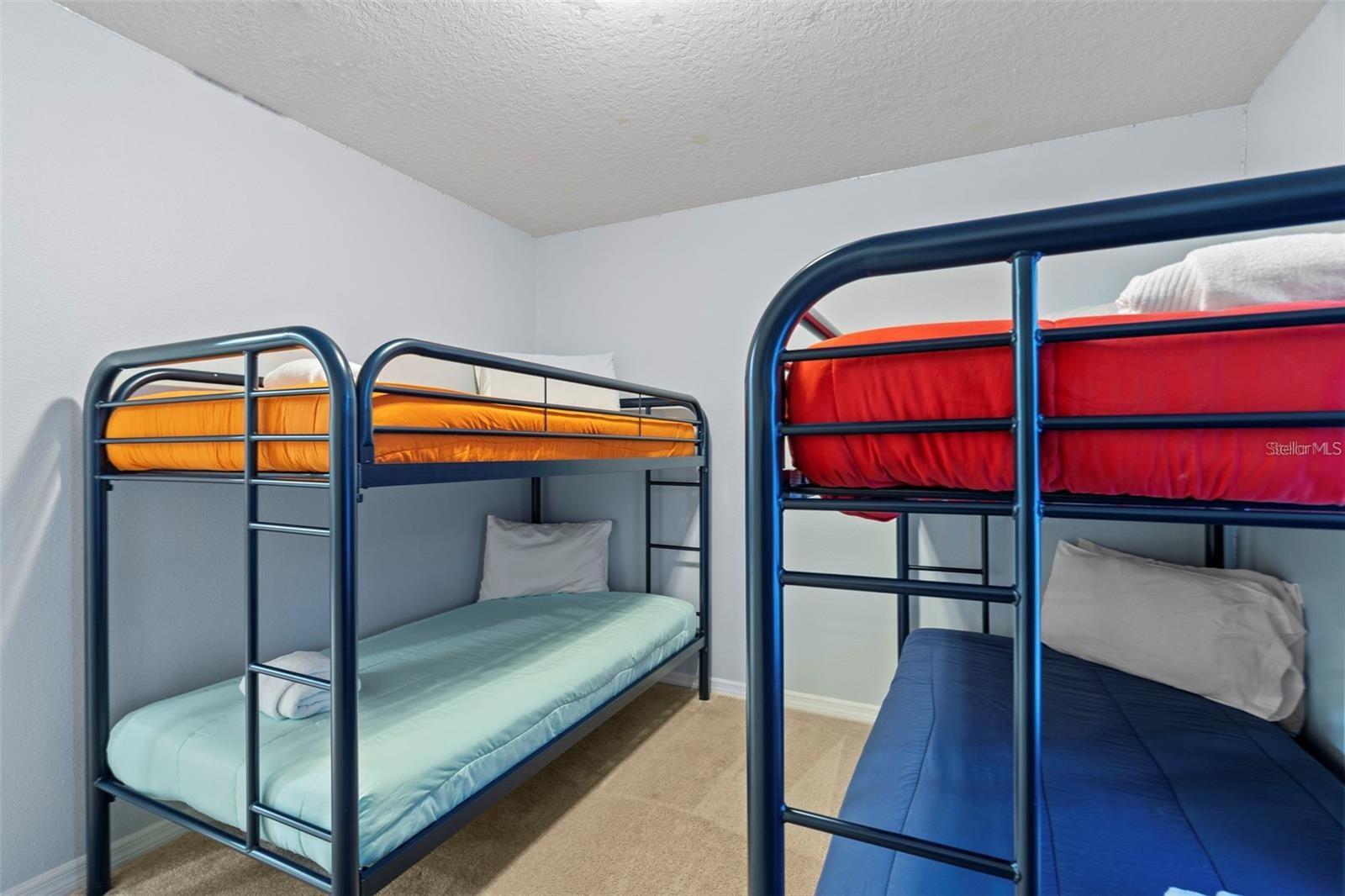 Image 25 of 58 For 926 Paradise Drive