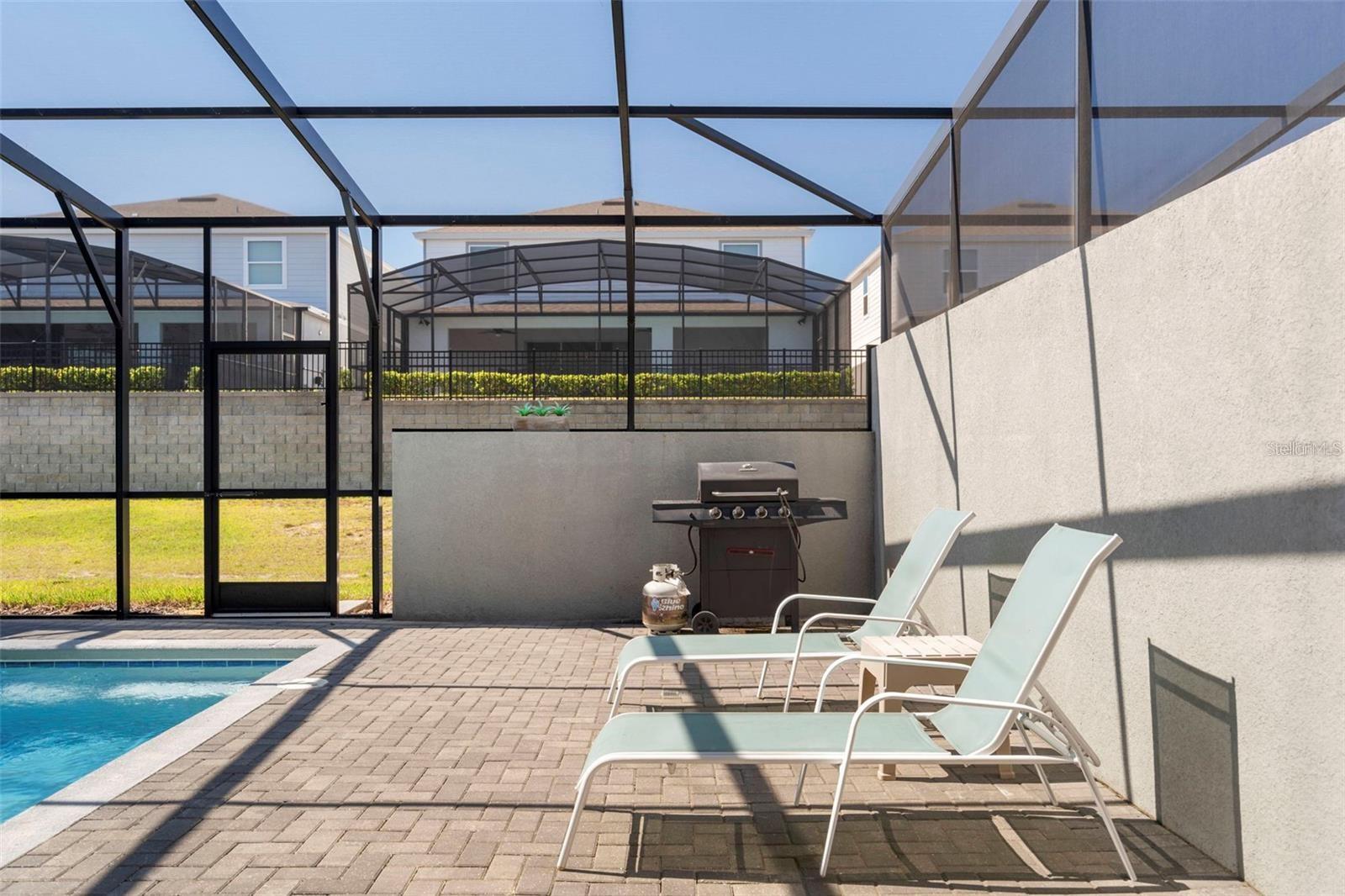 Image 36 of 58 For 926 Paradise Drive