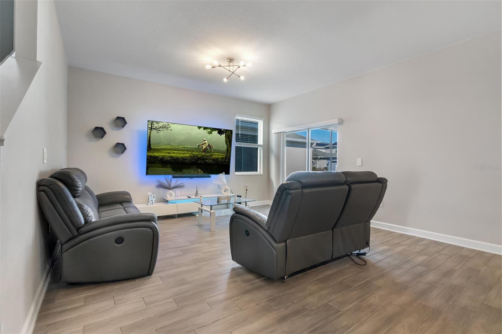 Image 25 of 45 For 11145 Lore Way