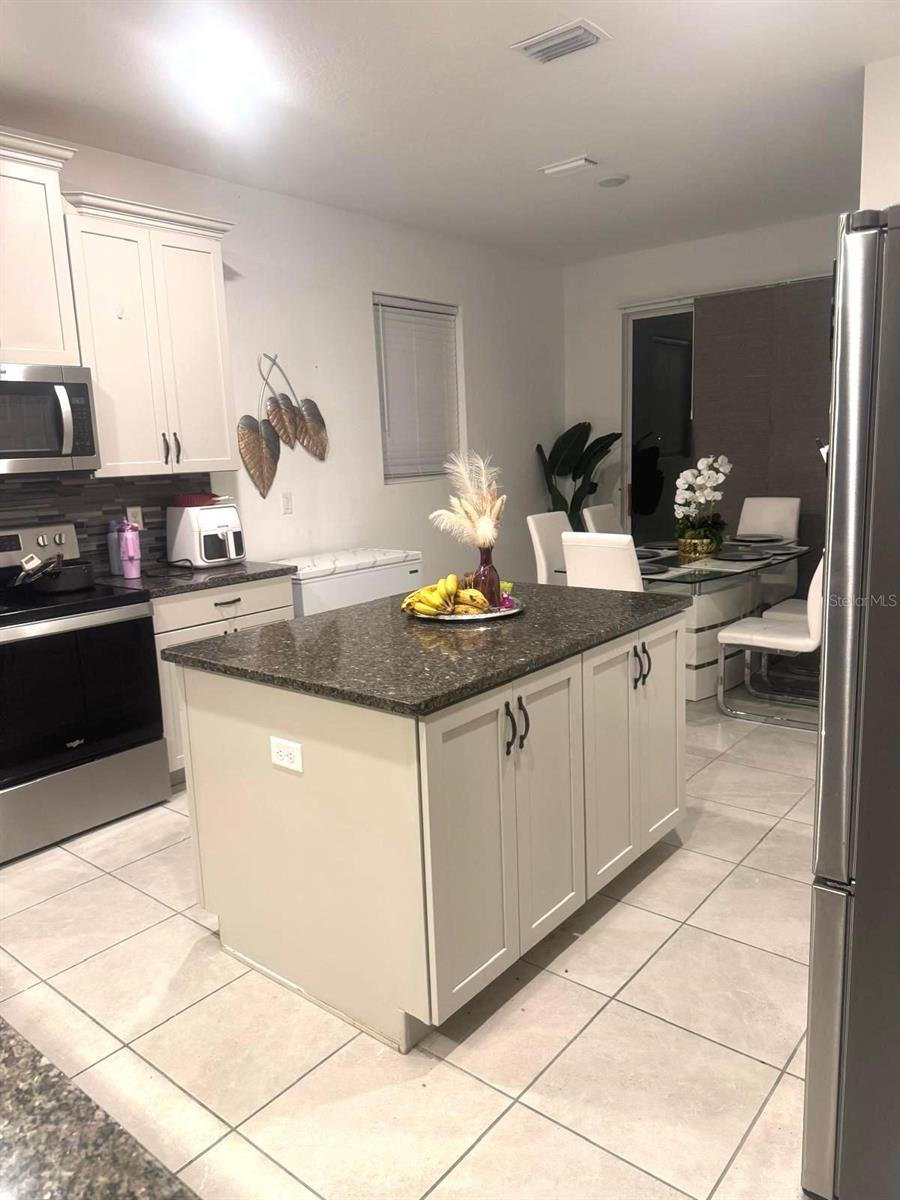 Image 5 of 21 For 11775 Founders Street