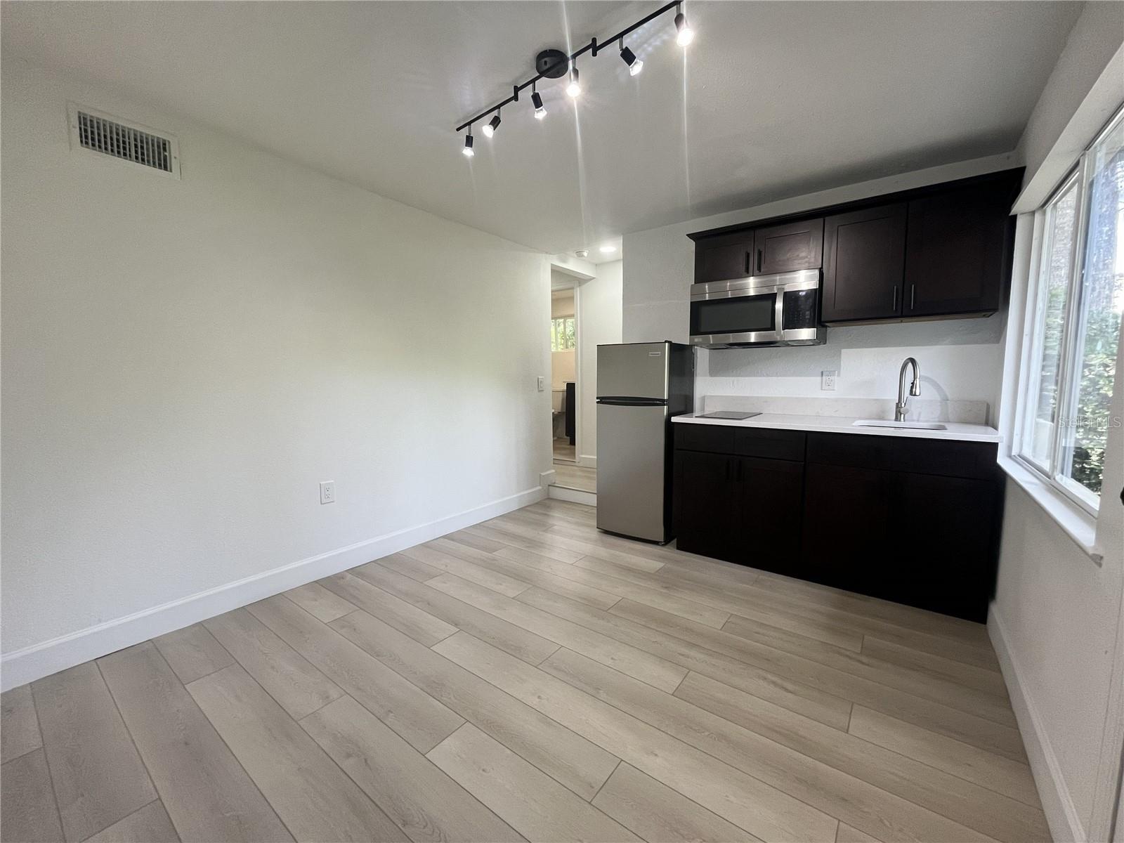 Image 7 of 18 For 1625 Masters Drive