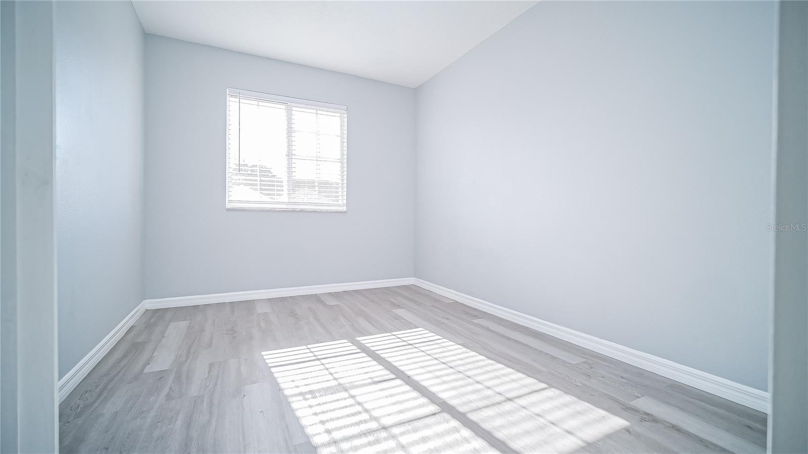 Image 17 of 29 For 1288 S Beach Circle