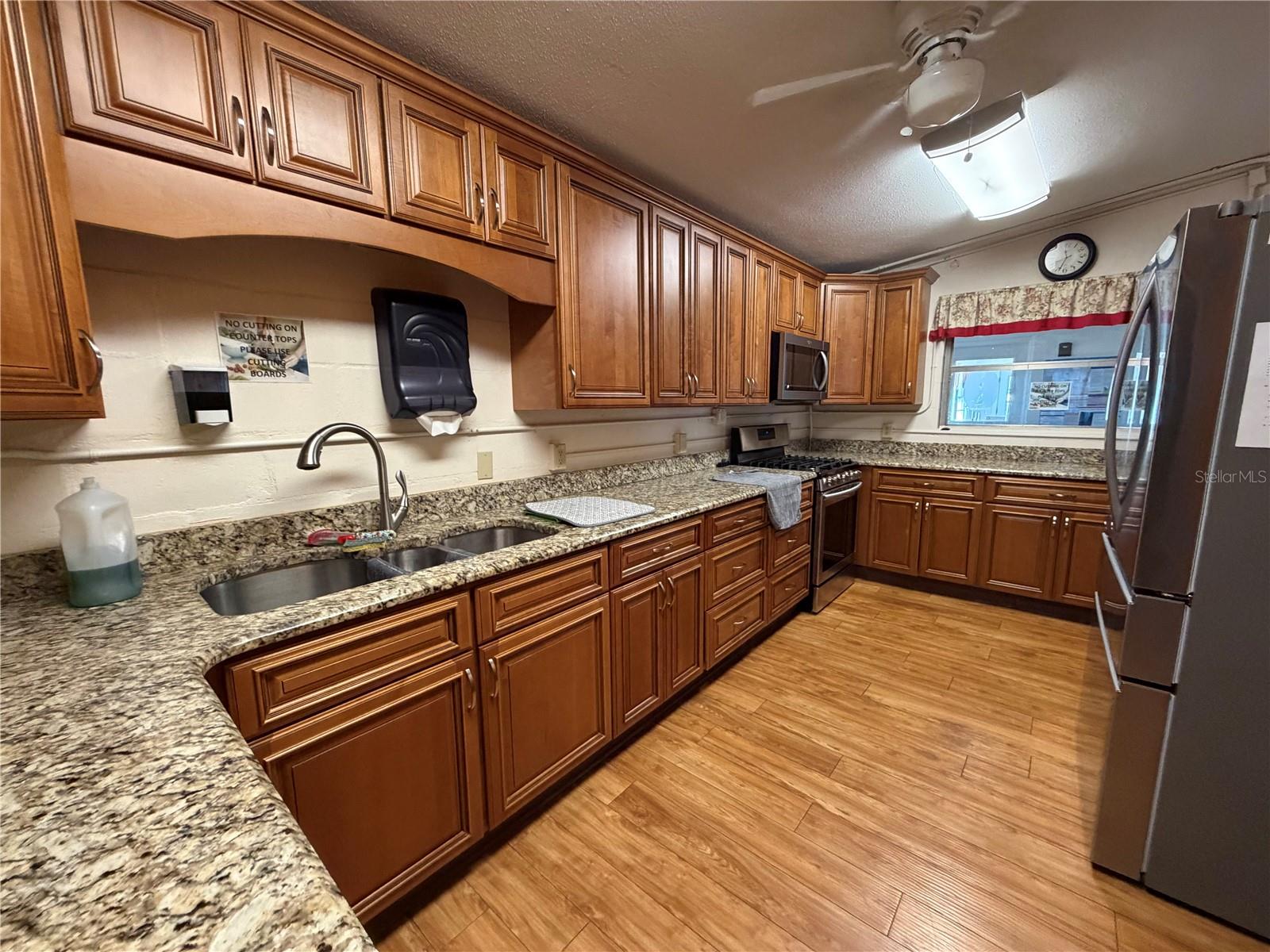 Image 12 of 43 For 3896 Picciola Road 371