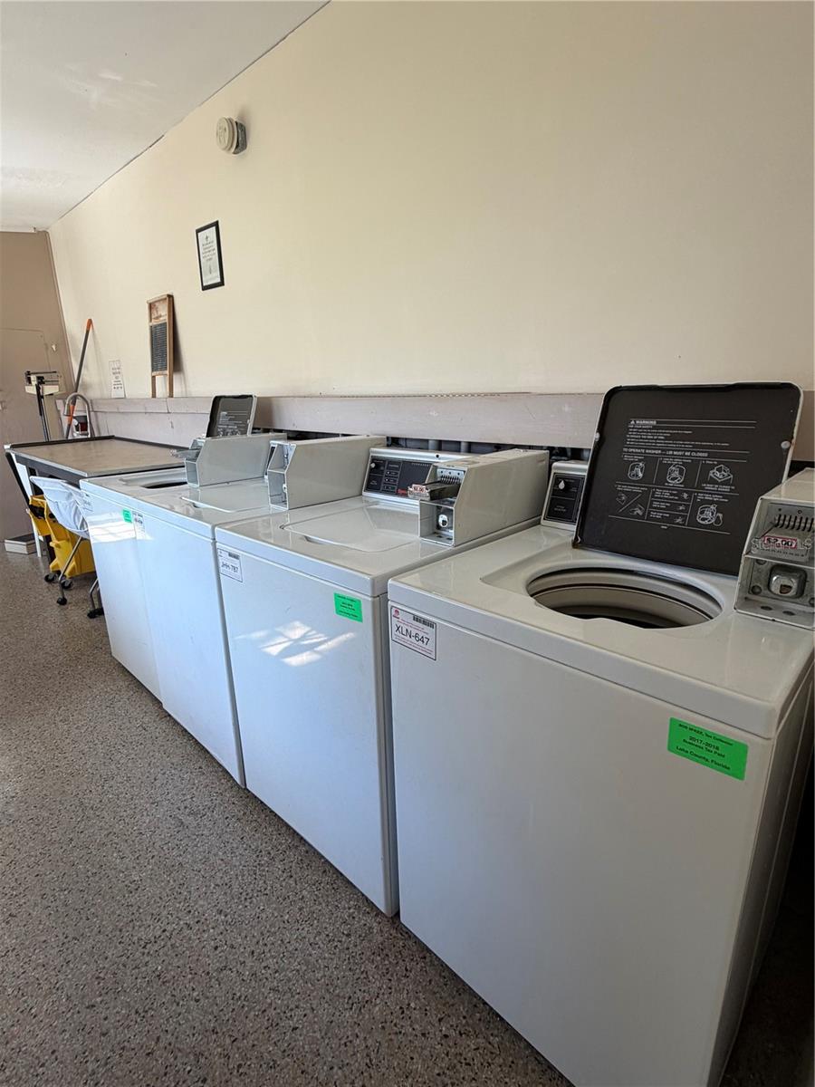 Image 14 of 43 For 3896 Picciola Road 371