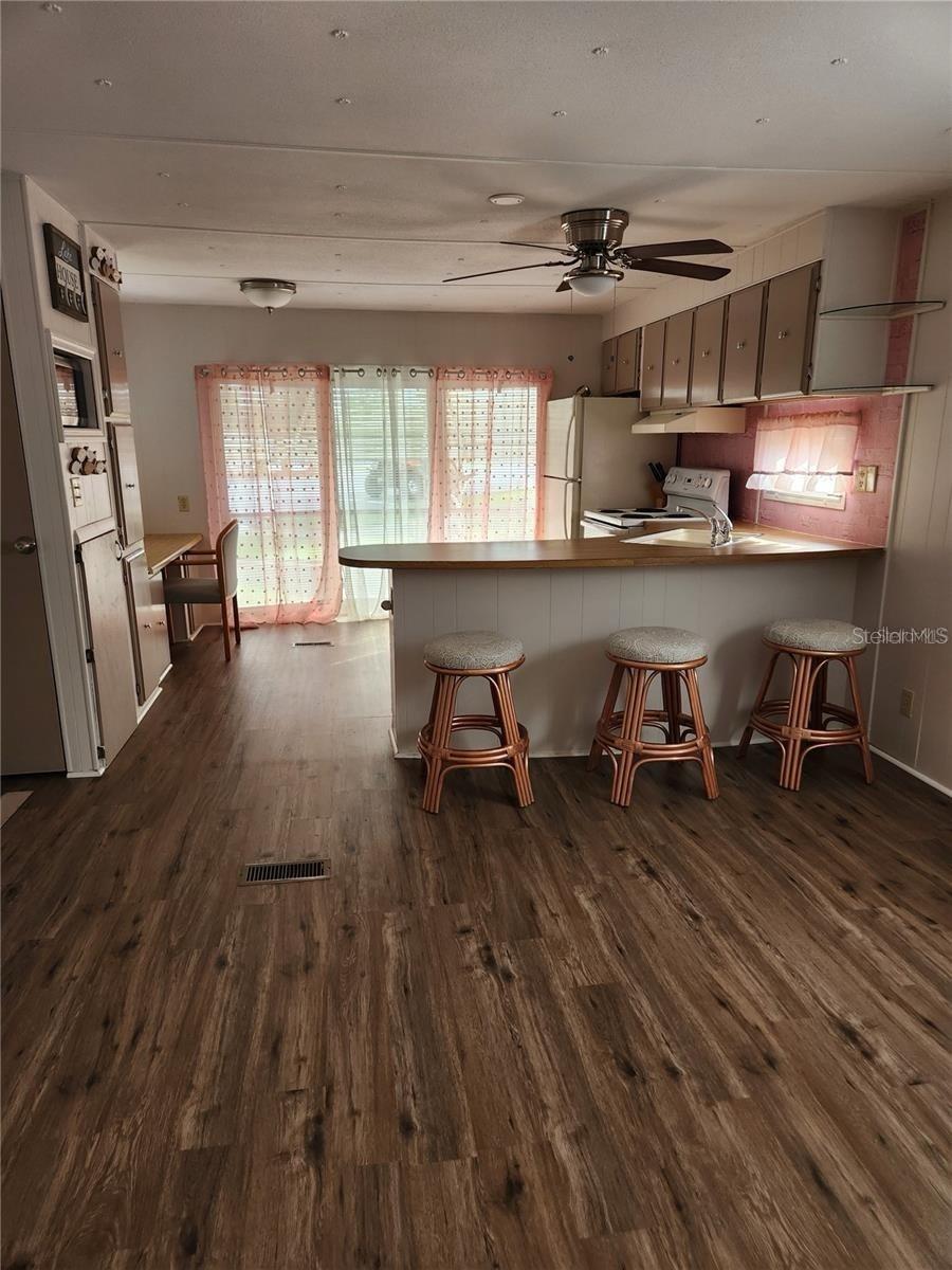 Image 20 of 43 For 3896 Picciola Road 371