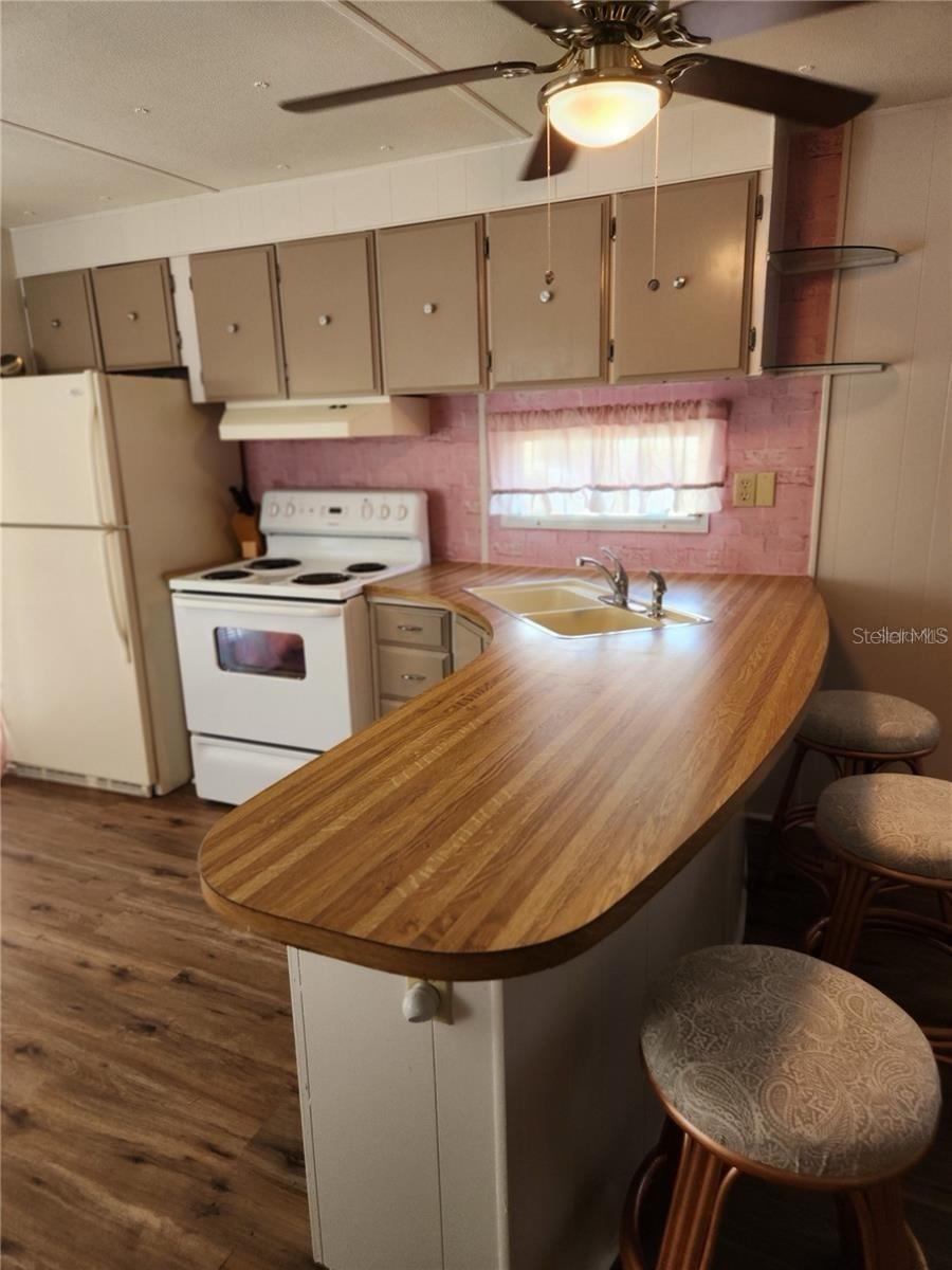 Image 23 of 43 For 3896 Picciola Road 371