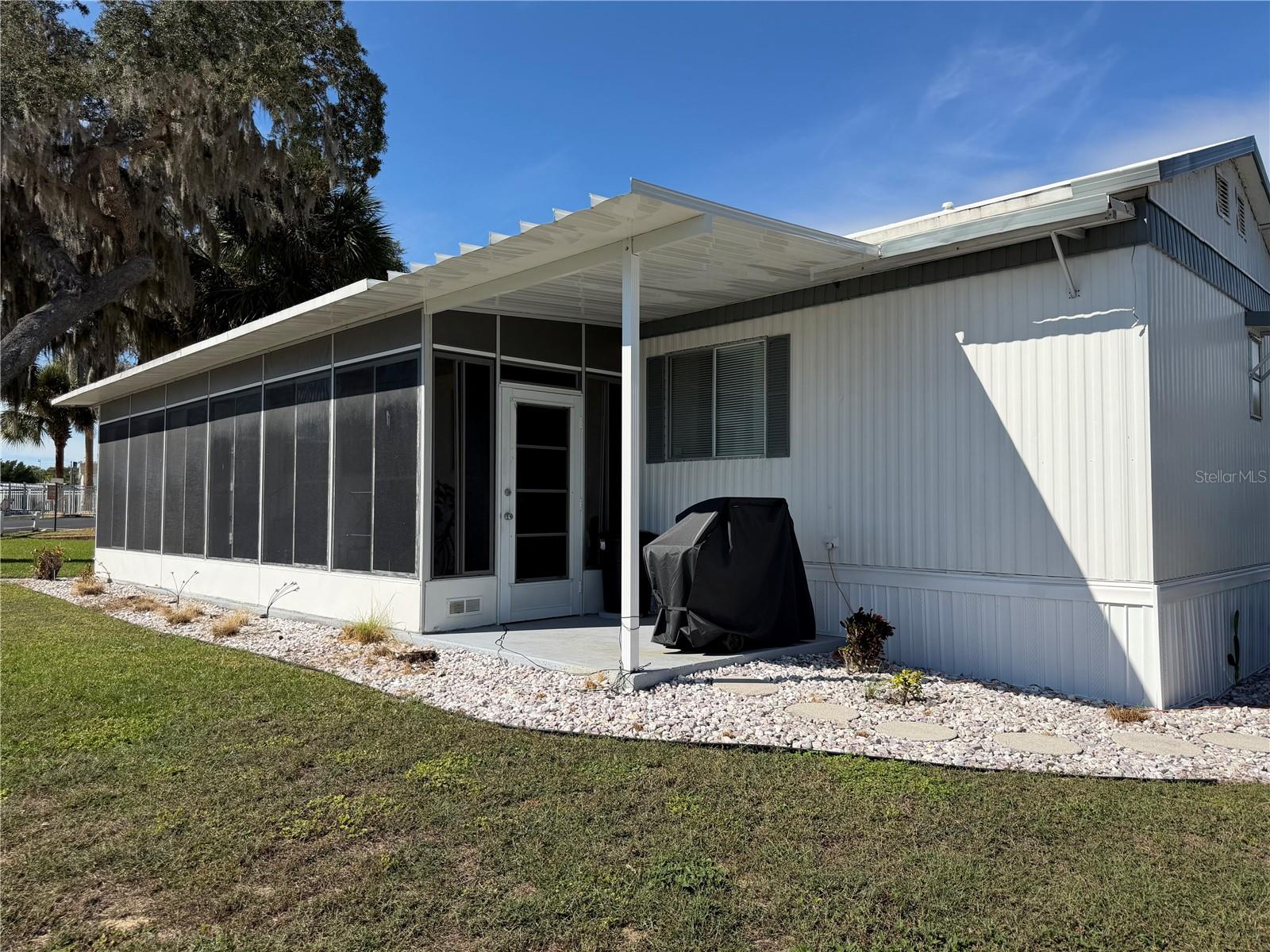 Image 8 of 43 For 3896 Picciola Road 371