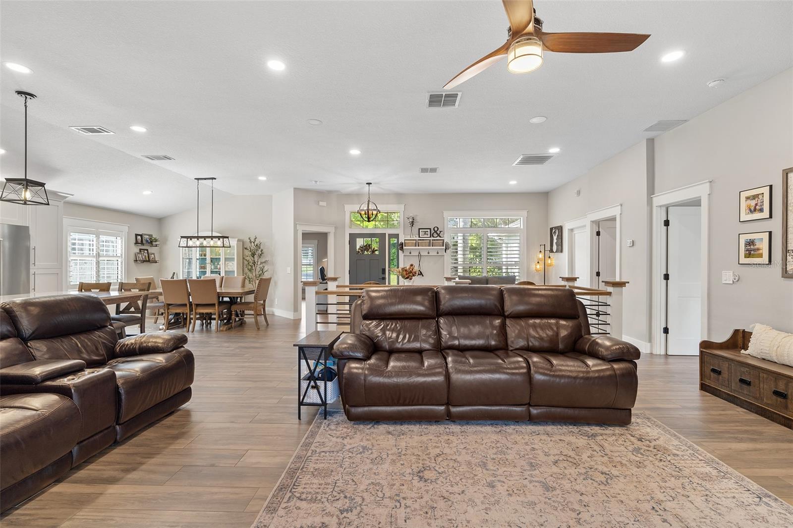 Image 13 of 37 For 11812 Lakeshore Drive