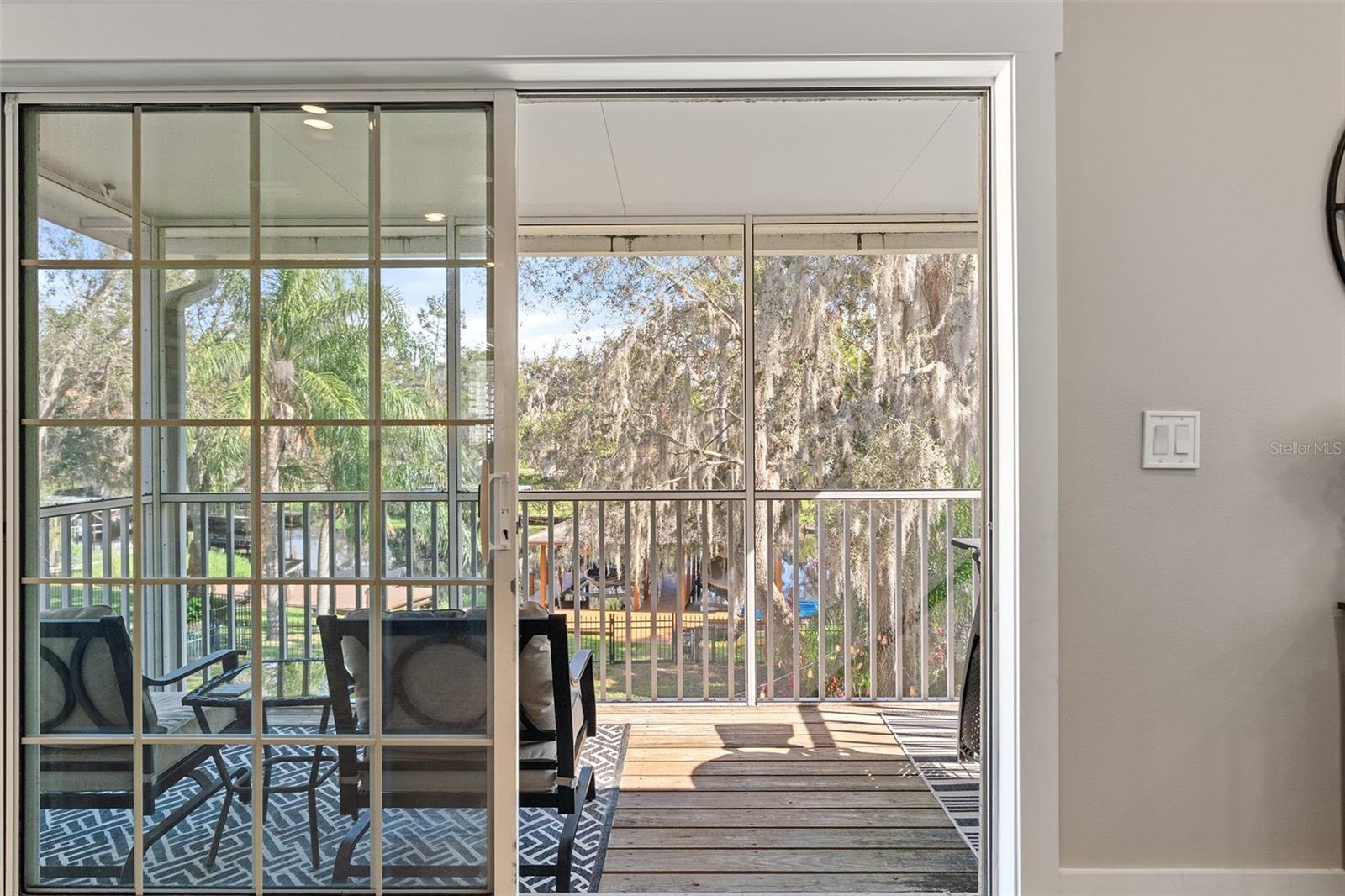 Image 24 of 37 For 11812 Lakeshore Drive