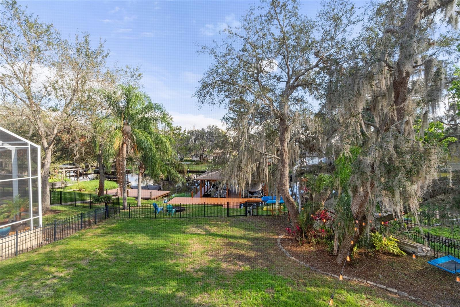 Image 26 of 37 For 11812 Lakeshore Drive