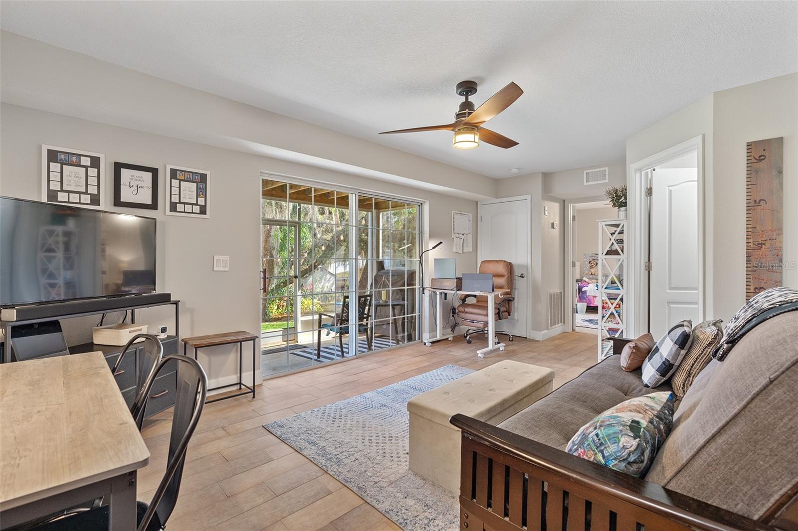 Image 27 of 37 For 11812 Lakeshore Drive