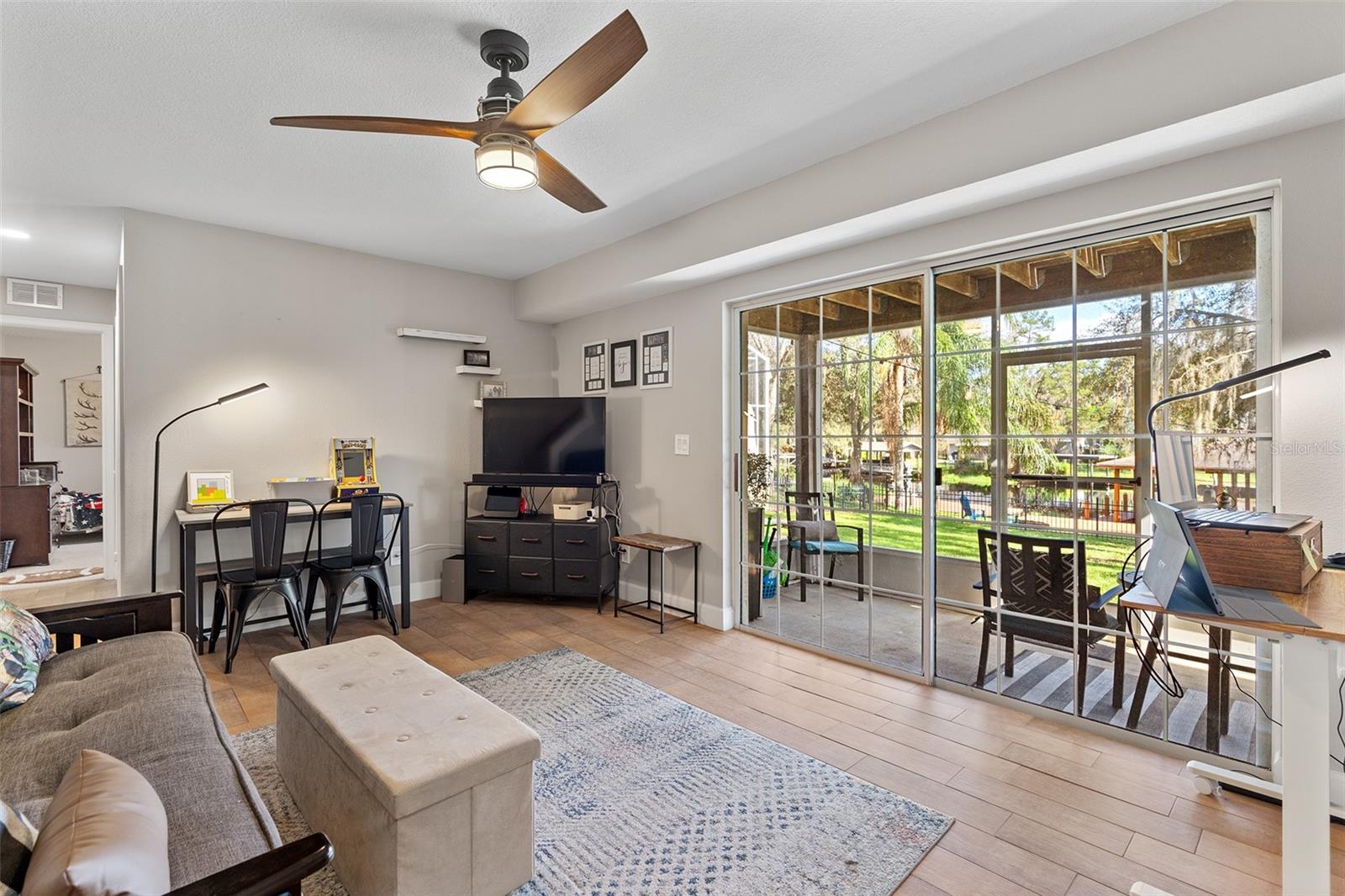 Image 28 of 37 For 11812 Lakeshore Drive