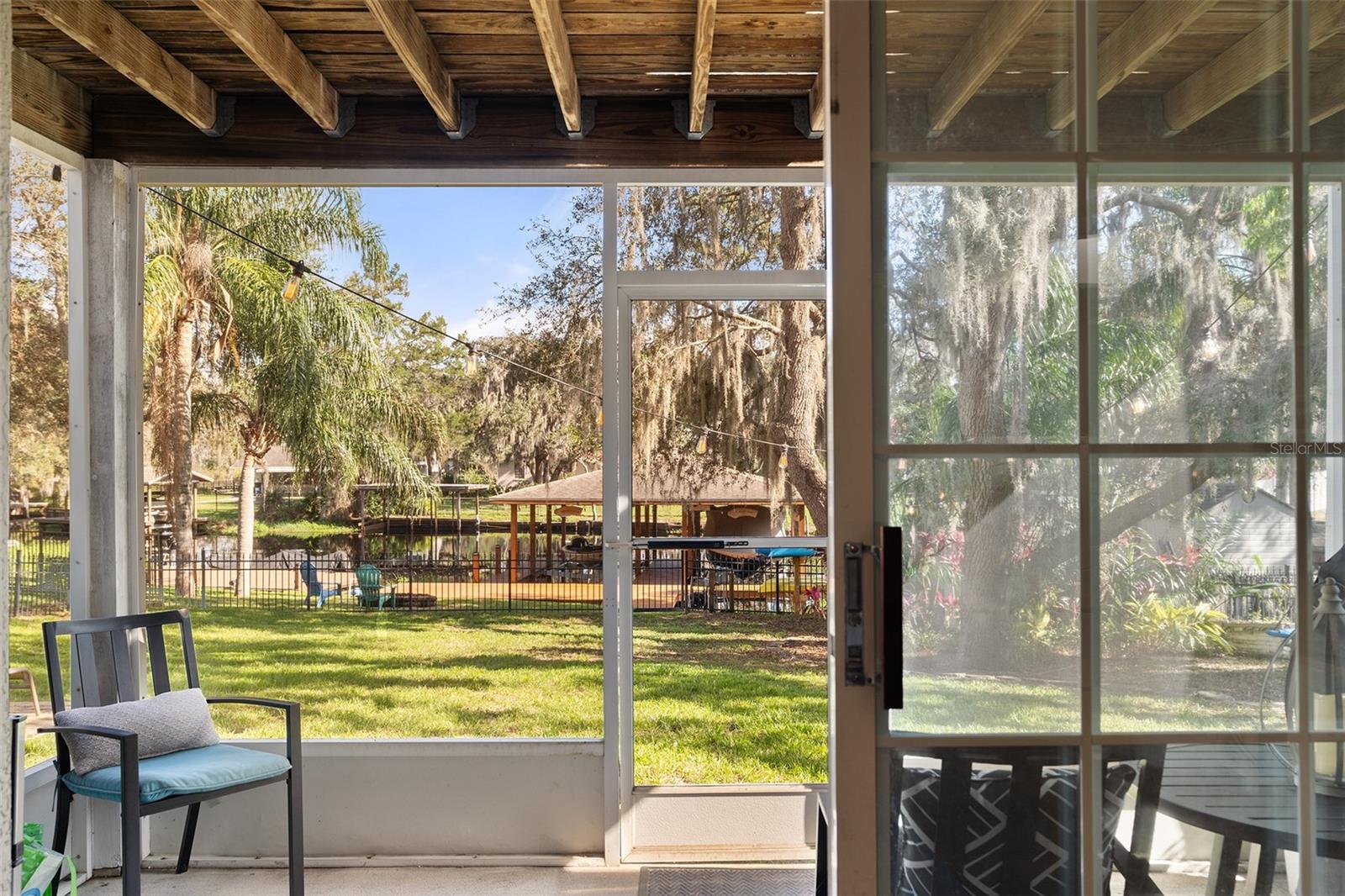 Image 32 of 37 For 11812 Lakeshore Drive