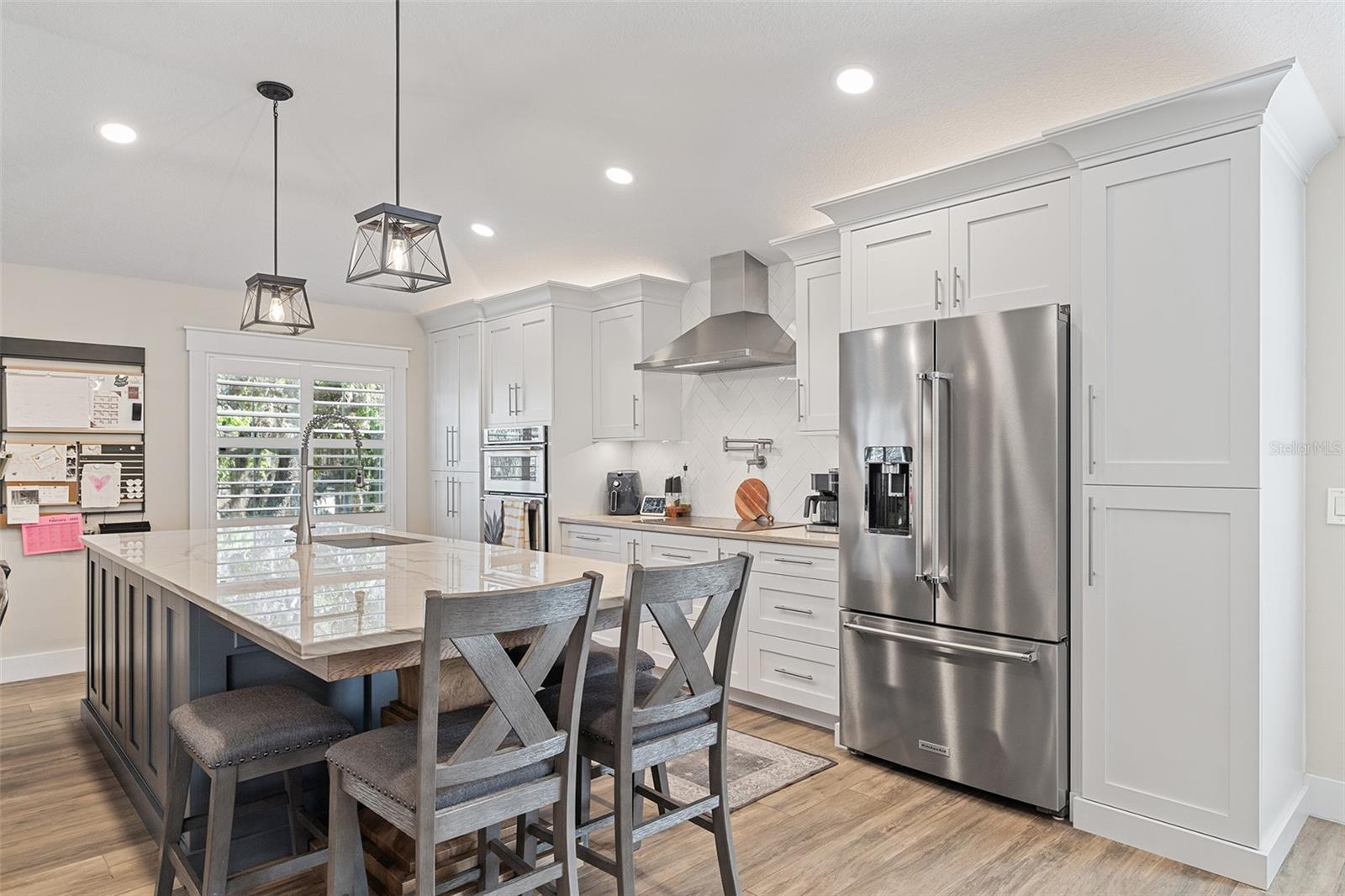 Image 5 of 37 For 11812 Lakeshore Drive