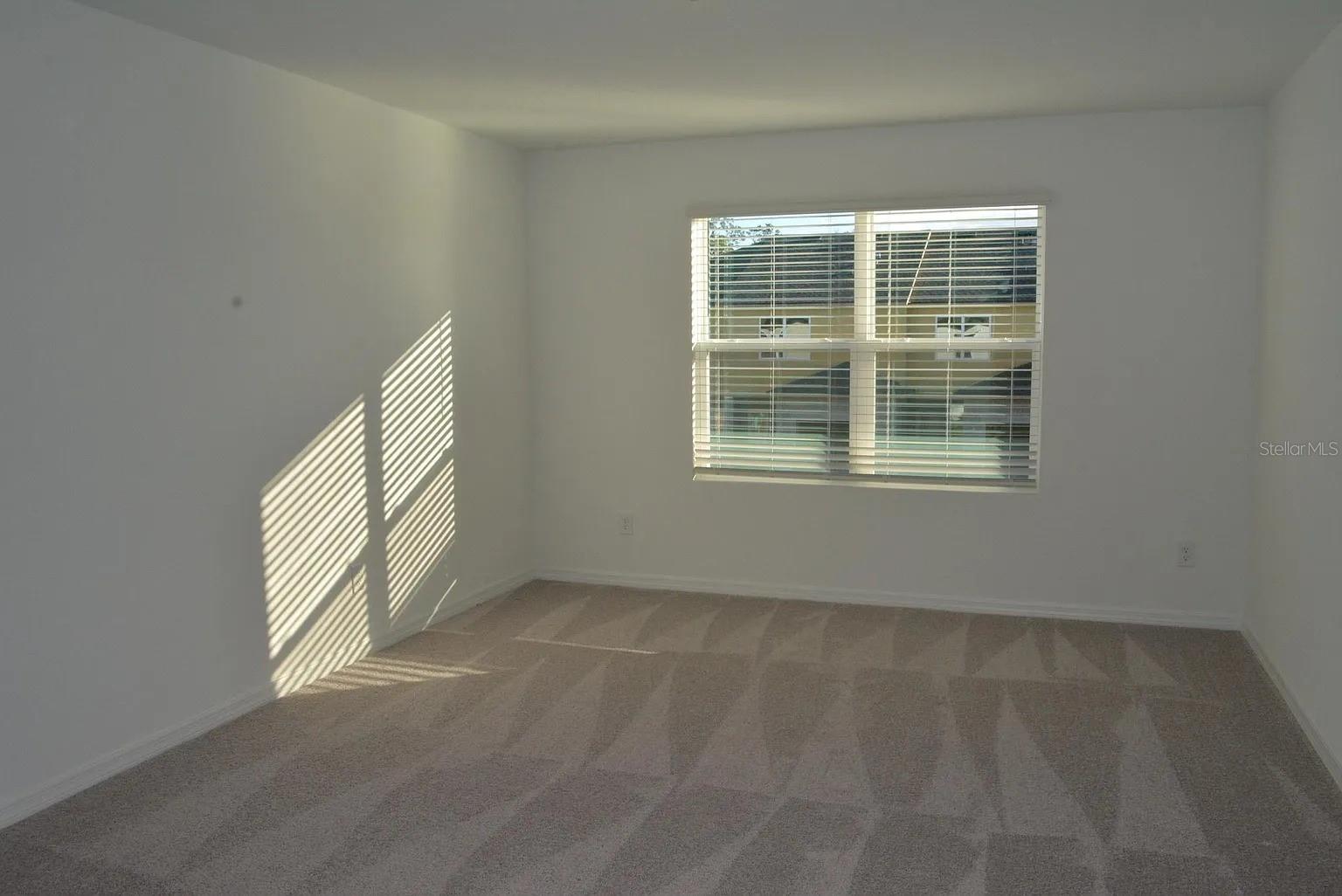 Image 3 of 6 For 3231 Merton Alley