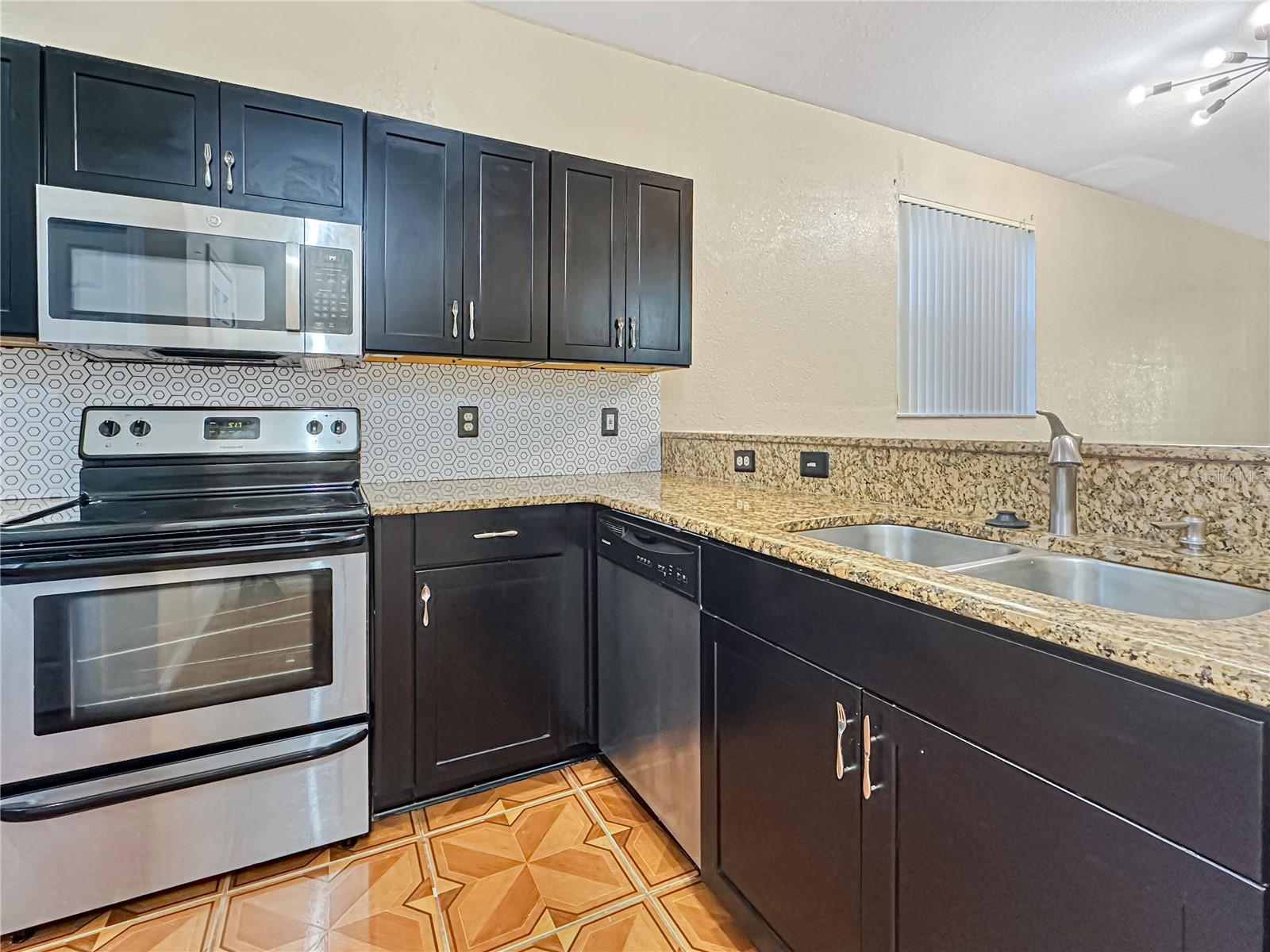 Image 6 of 17 For 11102 Indian Creek Drive