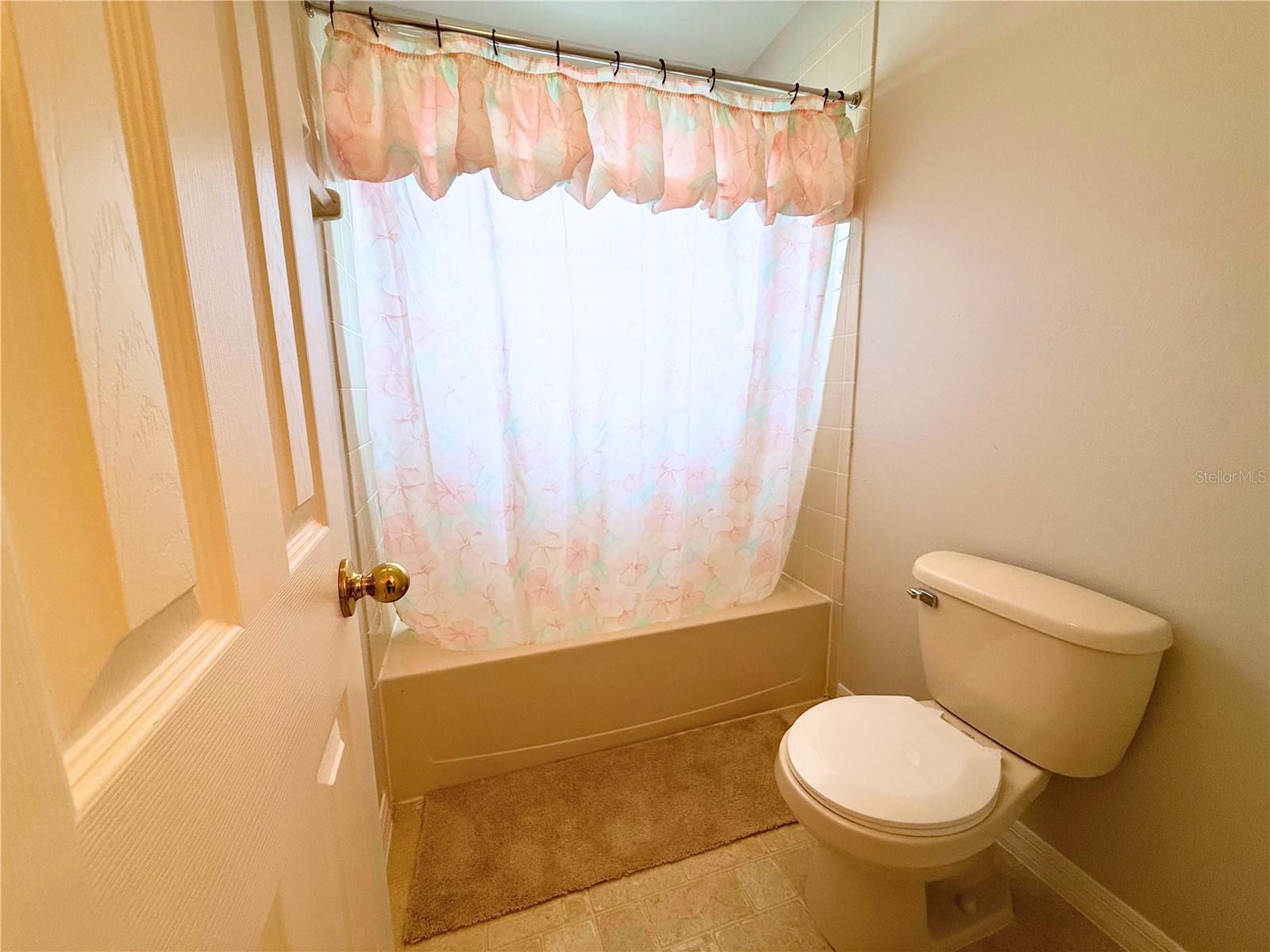 Image 18 of 27 For 1964 Michigan Court