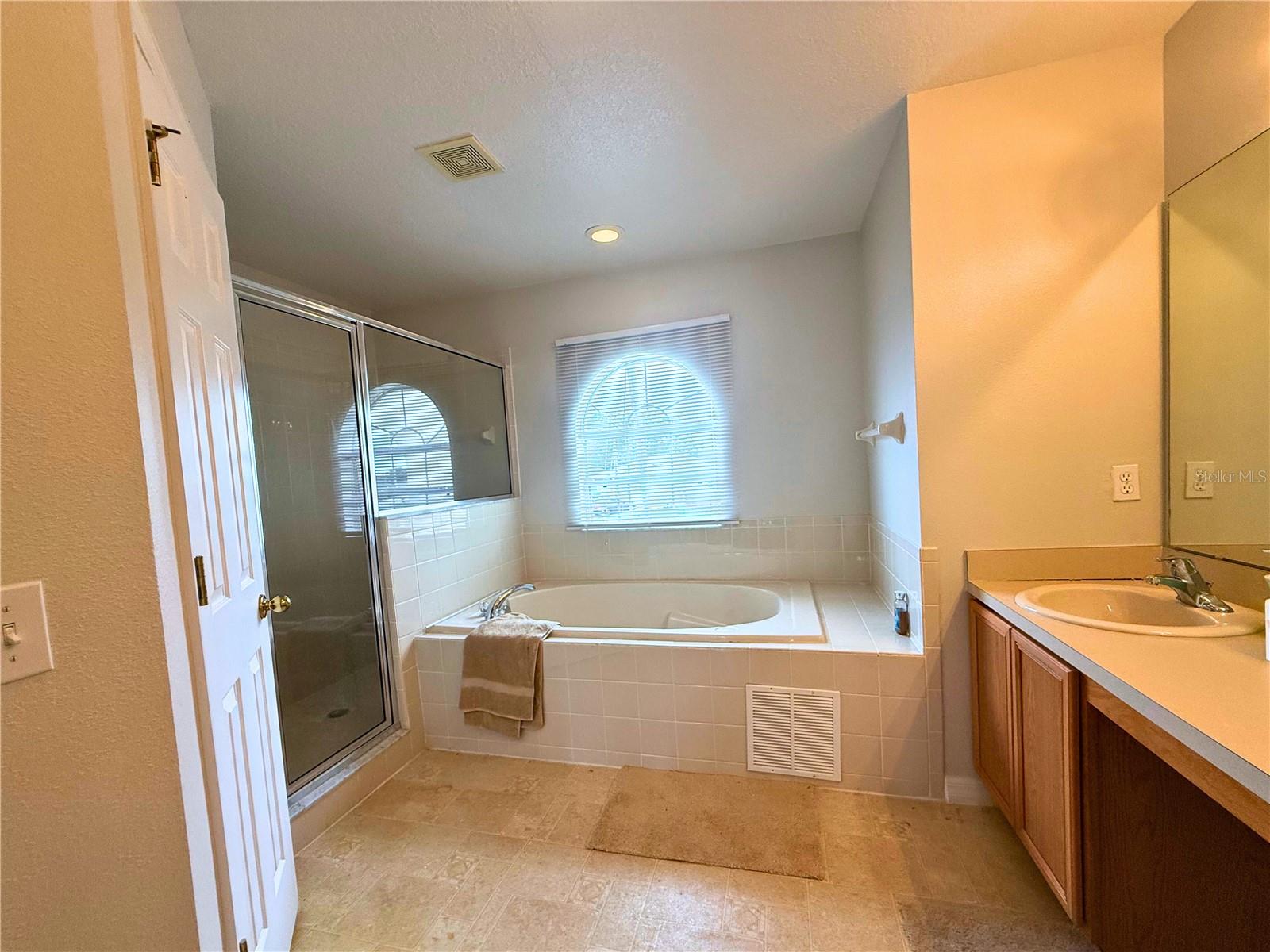 Image 22 of 27 For 1964 Michigan Court