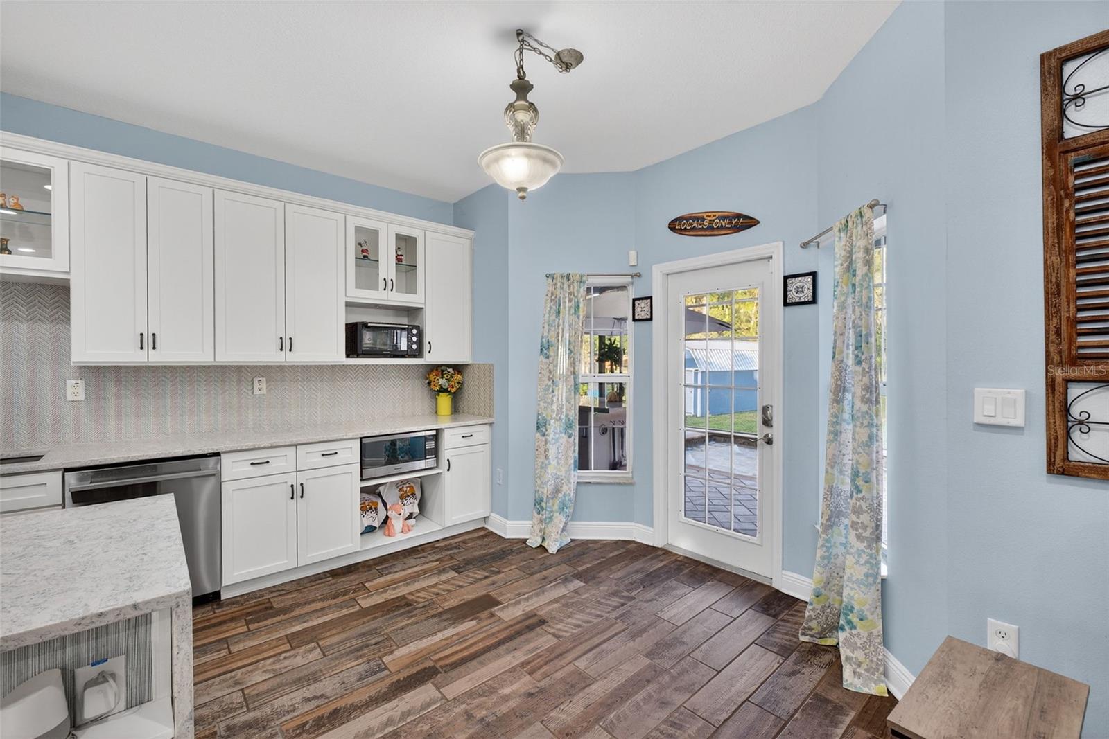 Image 16 of 62 For 3229 Gardner Oaks Lane