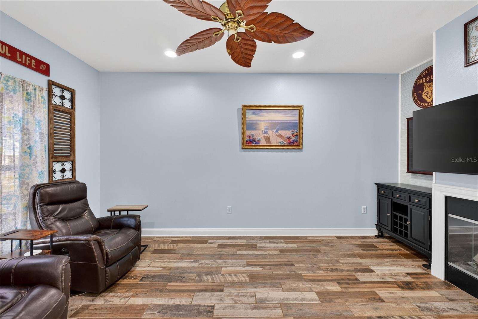 Image 22 of 62 For 3229 Gardner Oaks Lane