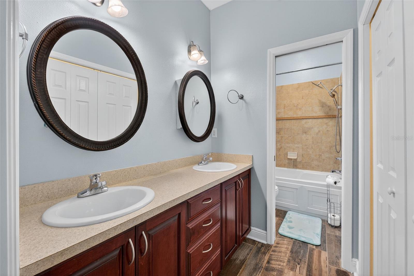 Image 34 of 62 For 3229 Gardner Oaks Lane