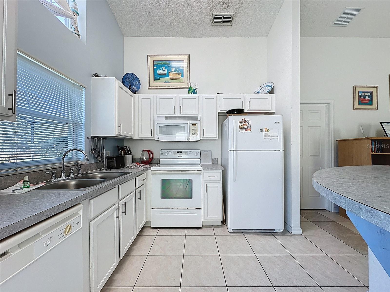 Image 11 of 79 For 2680 Hemingway Avenue