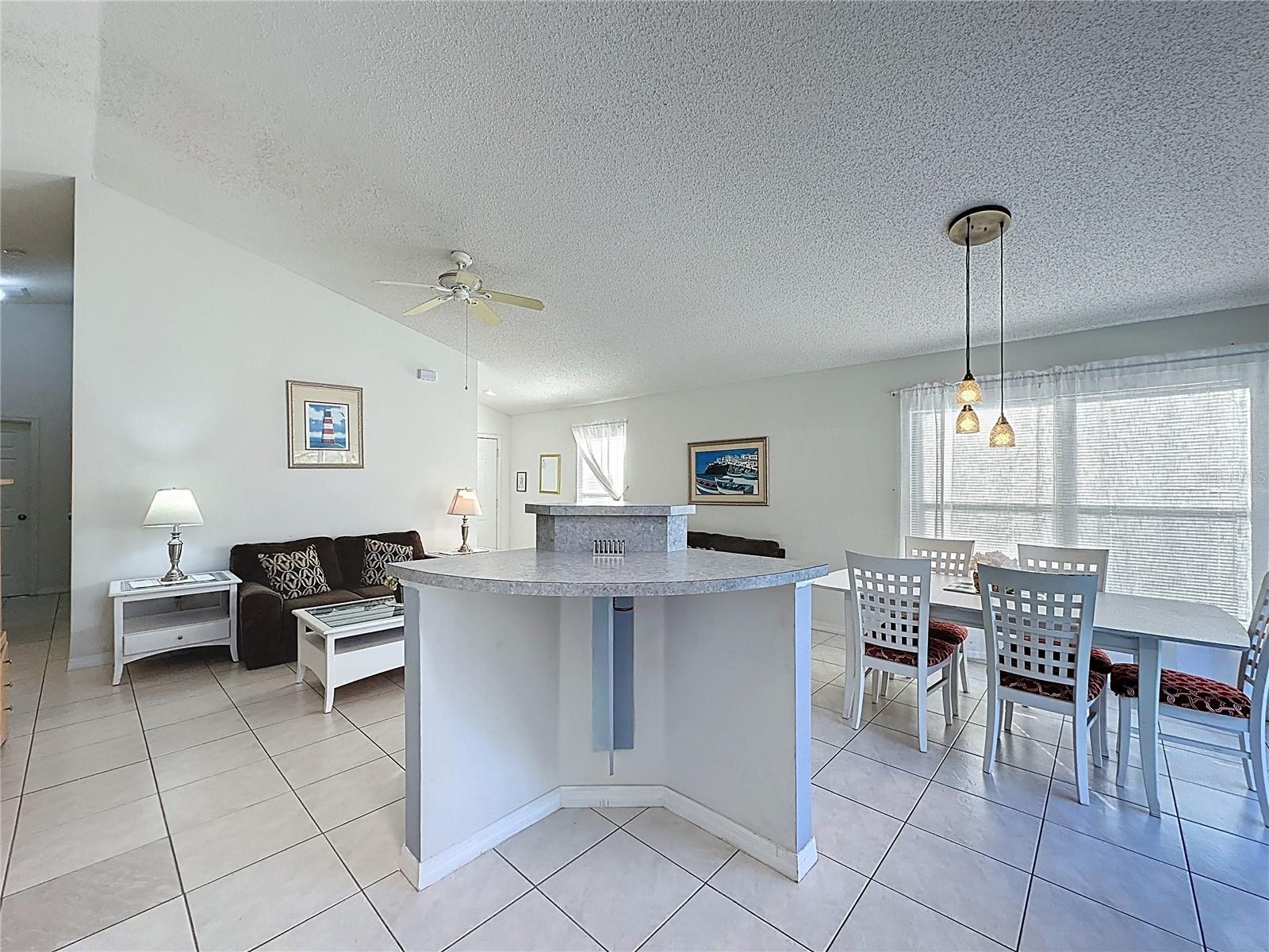 Image 13 of 79 For 2680 Hemingway Avenue