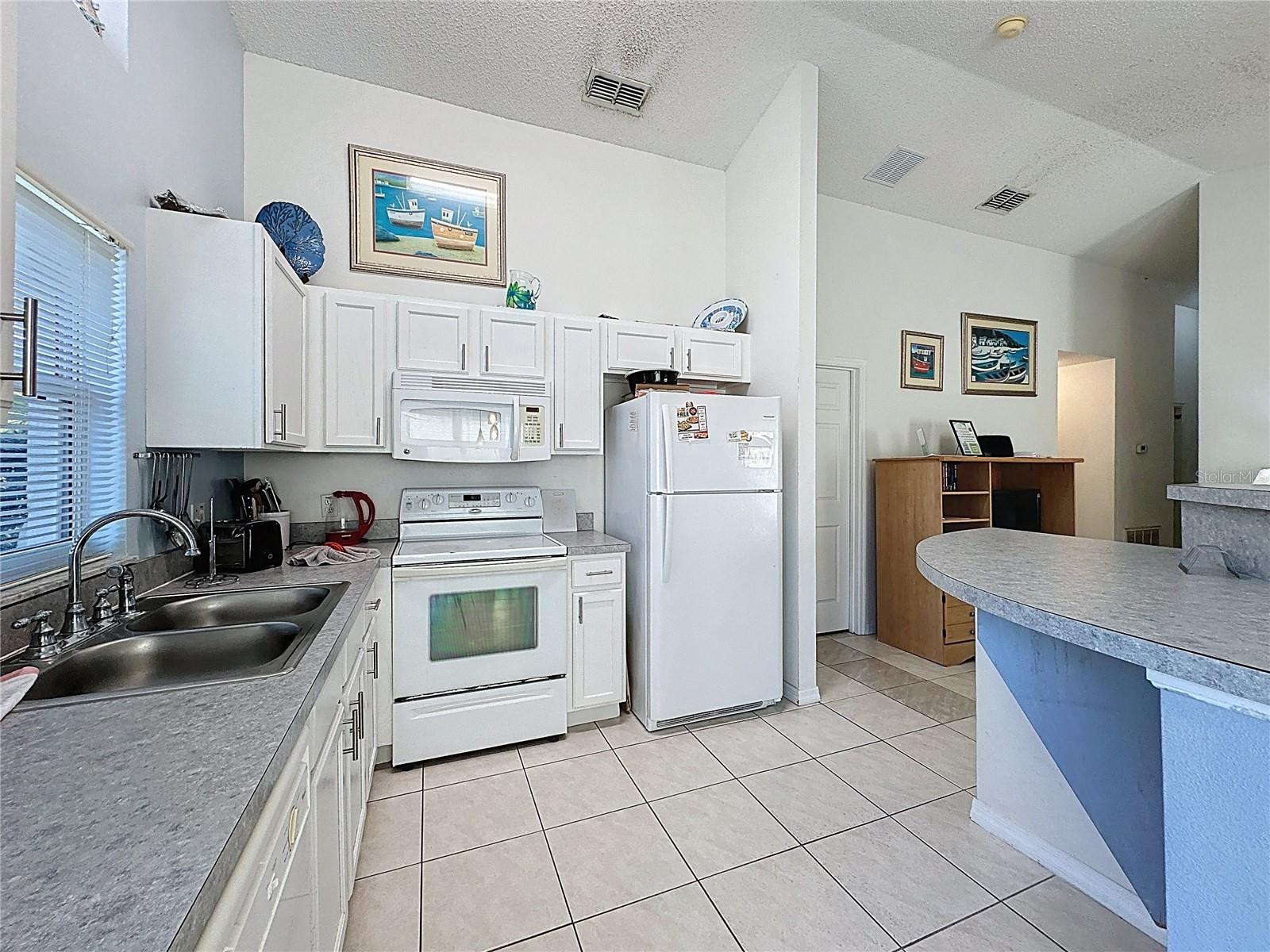 Image 16 of 79 For 2680 Hemingway Avenue