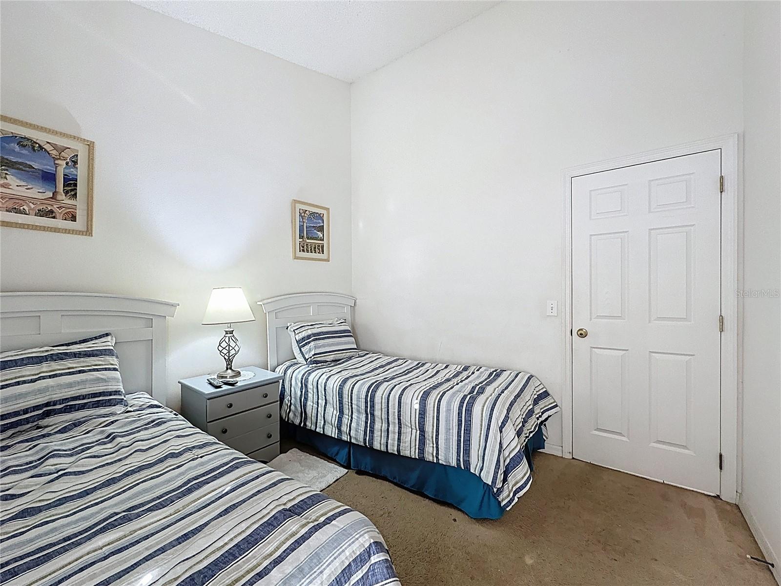 Image 32 of 79 For 2680 Hemingway Avenue