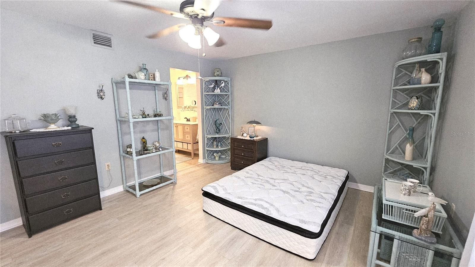 Image 14 of 20 For 93 Boundary Boulevard 303