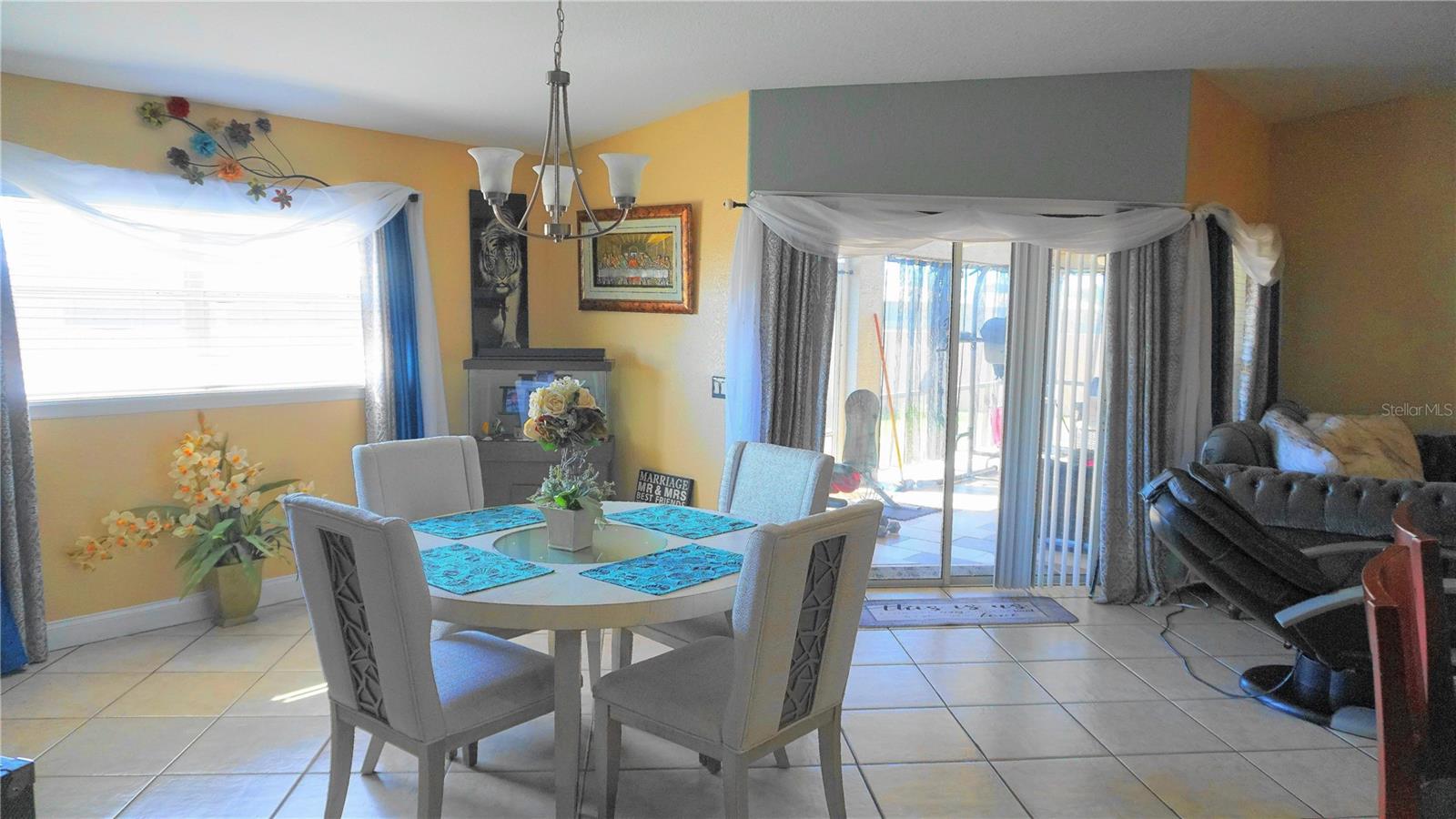 Image 12 of 23 For 104 Bentley Oaks Boulevard