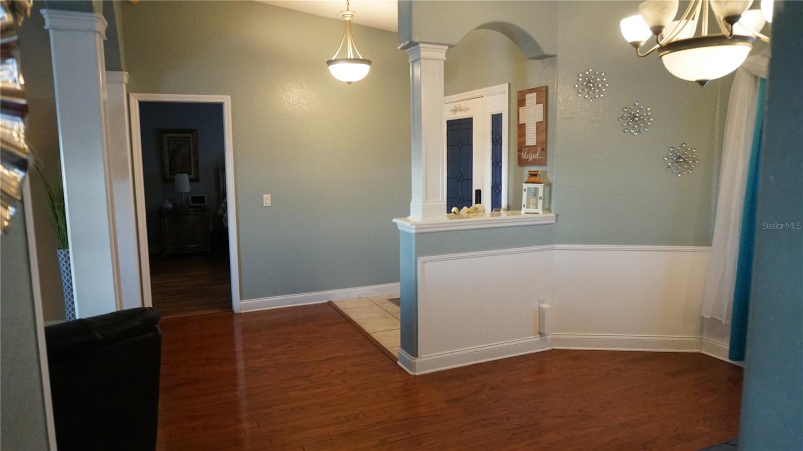 Image 14 of 23 For 104 Bentley Oaks Boulevard