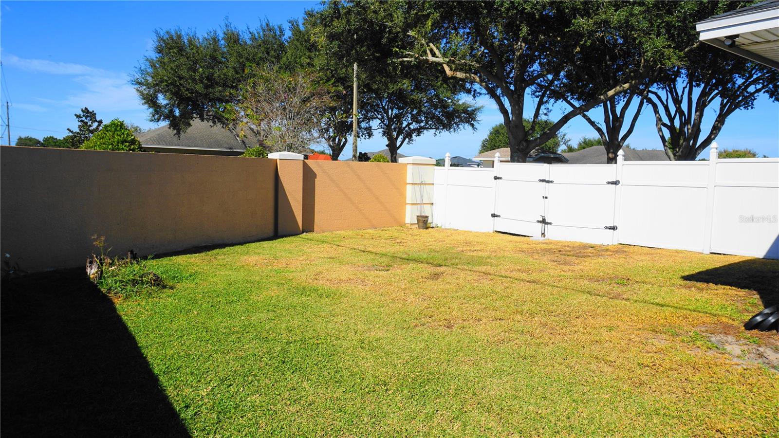 Image 16 of 23 For 104 Bentley Oaks Boulevard