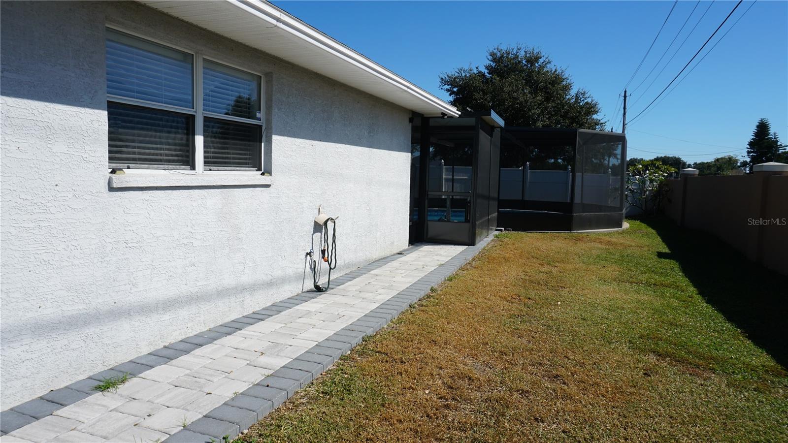 Image 17 of 23 For 104 Bentley Oaks Boulevard