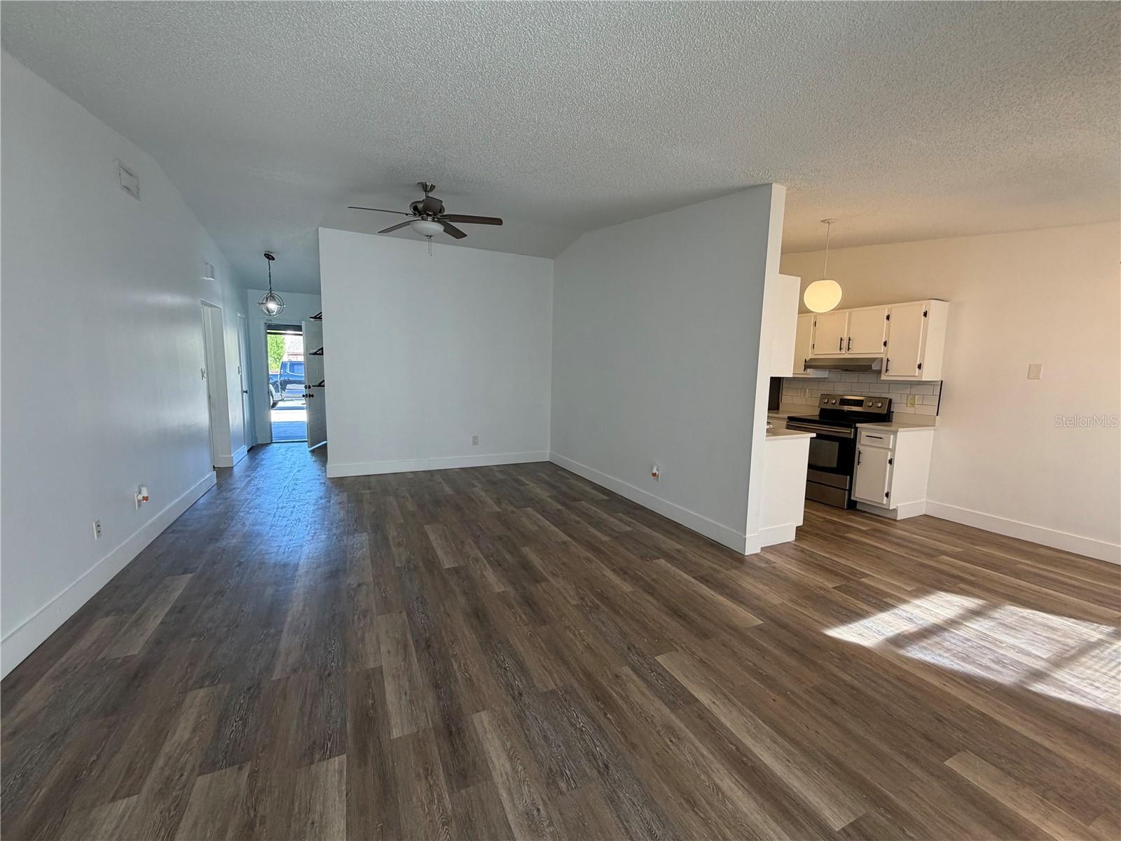 Image 19 of 30 For 3055 Autumn Court