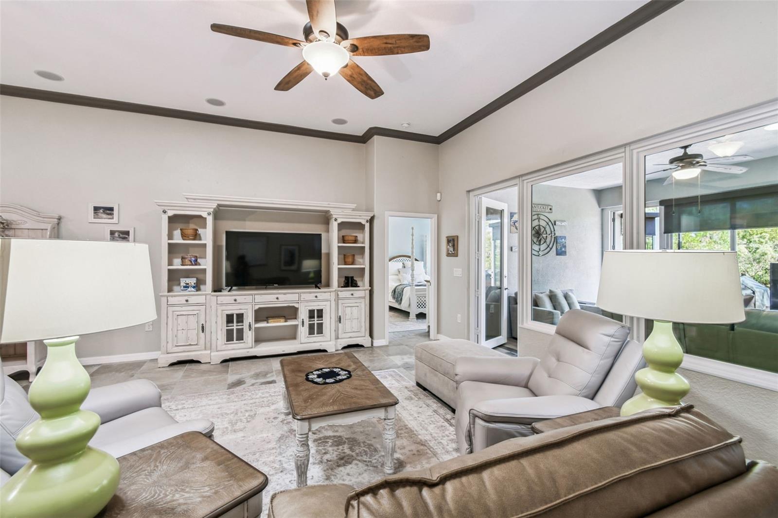 Image 7 of 72 For 514 San Joaquin Road