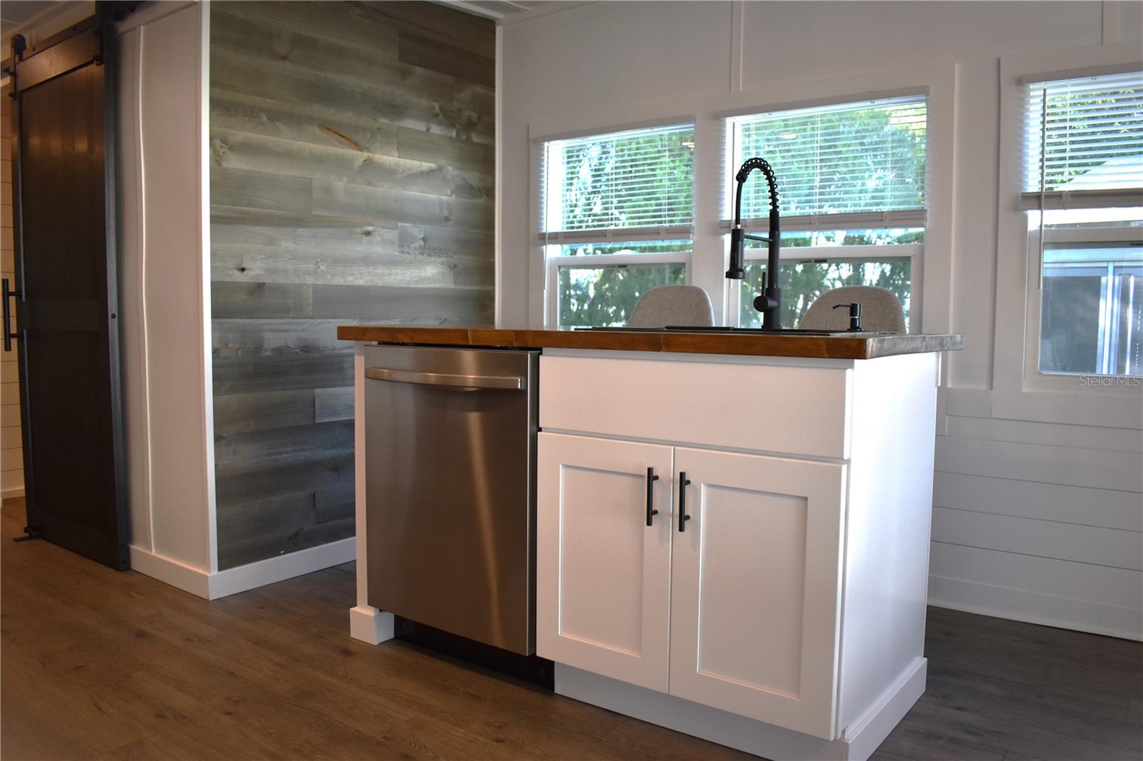 Image 26 of 57 For 9000 Us Highway 192 486