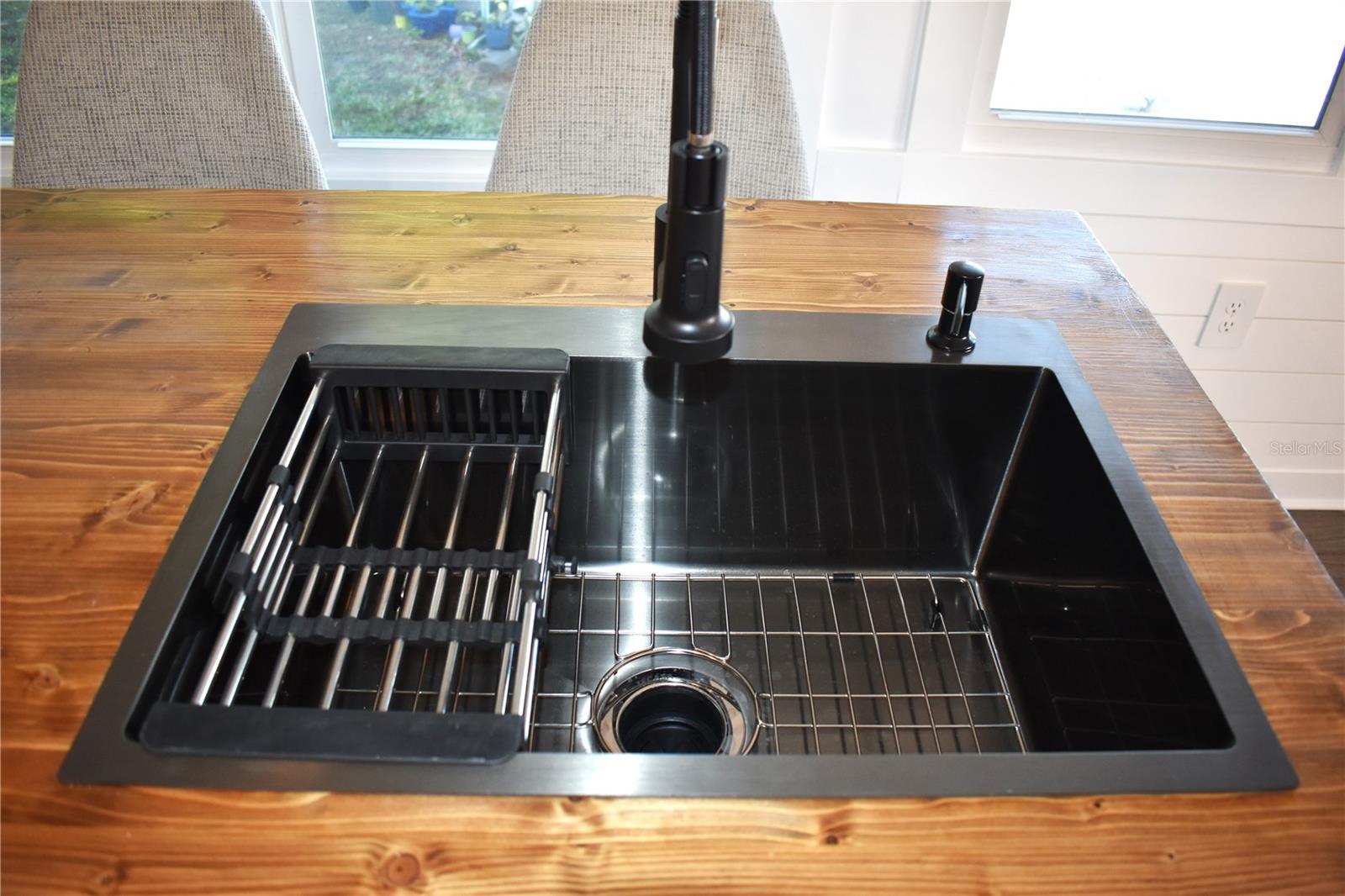 Image 28 of 57 For 9000 Us Highway 192 486