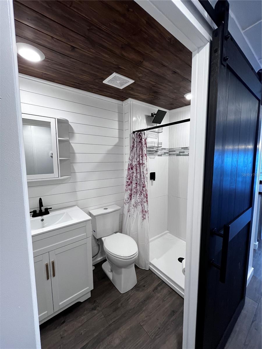 Image 42 of 57 For 9000 Us Highway 192 486